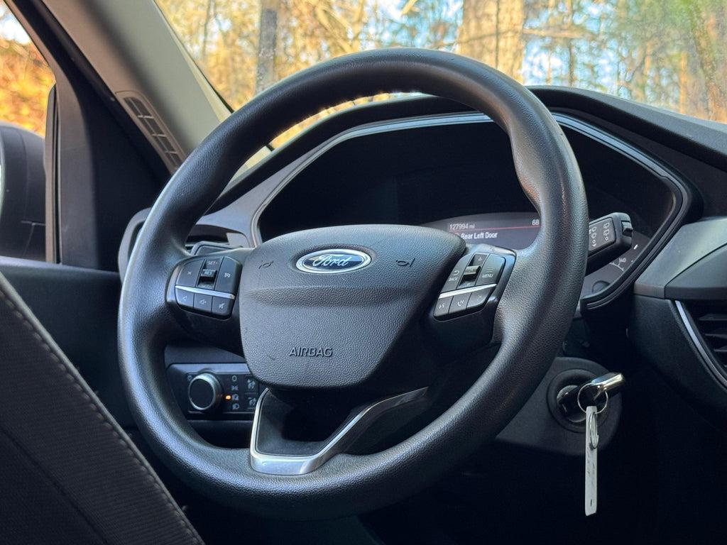 Ford Escape - Thumbnail 8