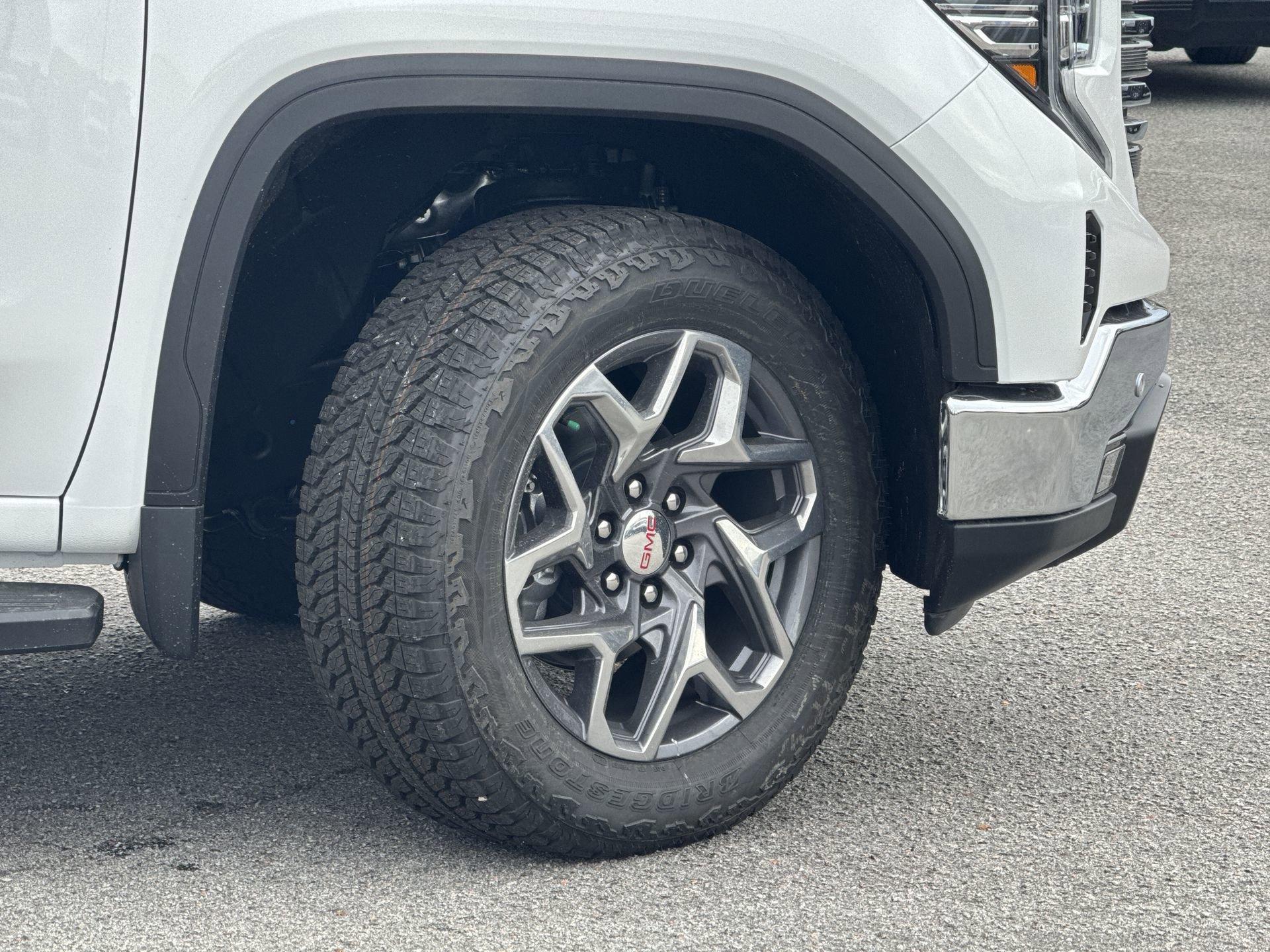 GMC Sierra 1500 Slt Four Wheel Drive Crew Cab - Thumbnail 11