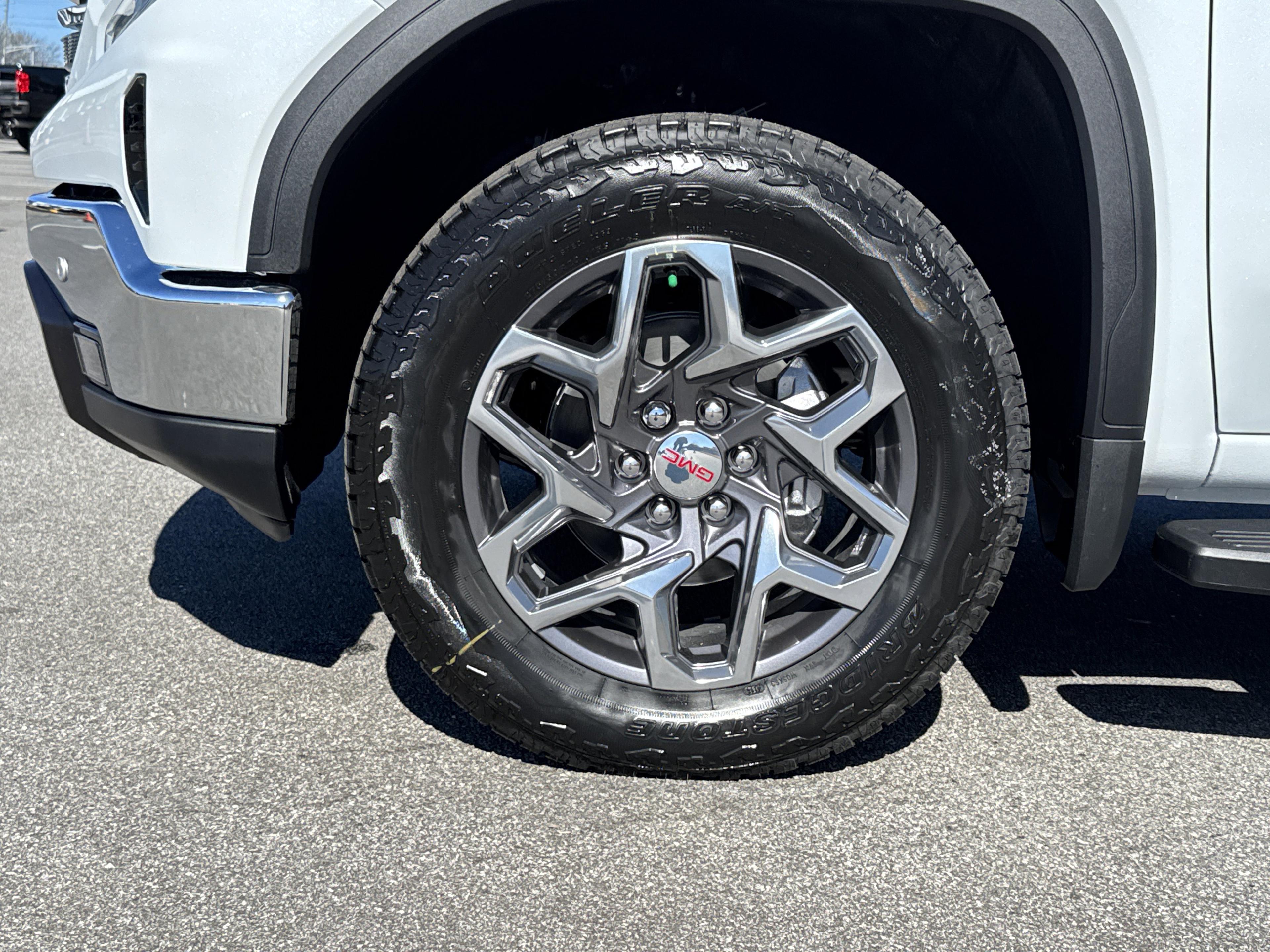 GMC Sierra 1500 Slt Four Wheel Drive Crew Cab - Thumbnail 12