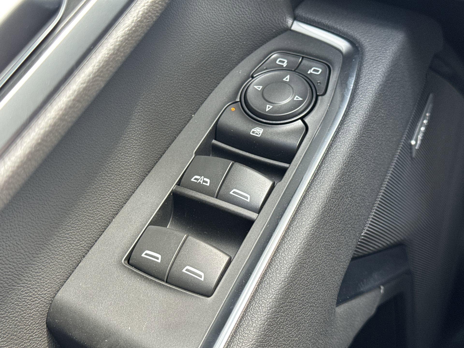 GMC Sierra 1500 Elevation Four Wheel Drive Crew Cab - Thumbnail 14