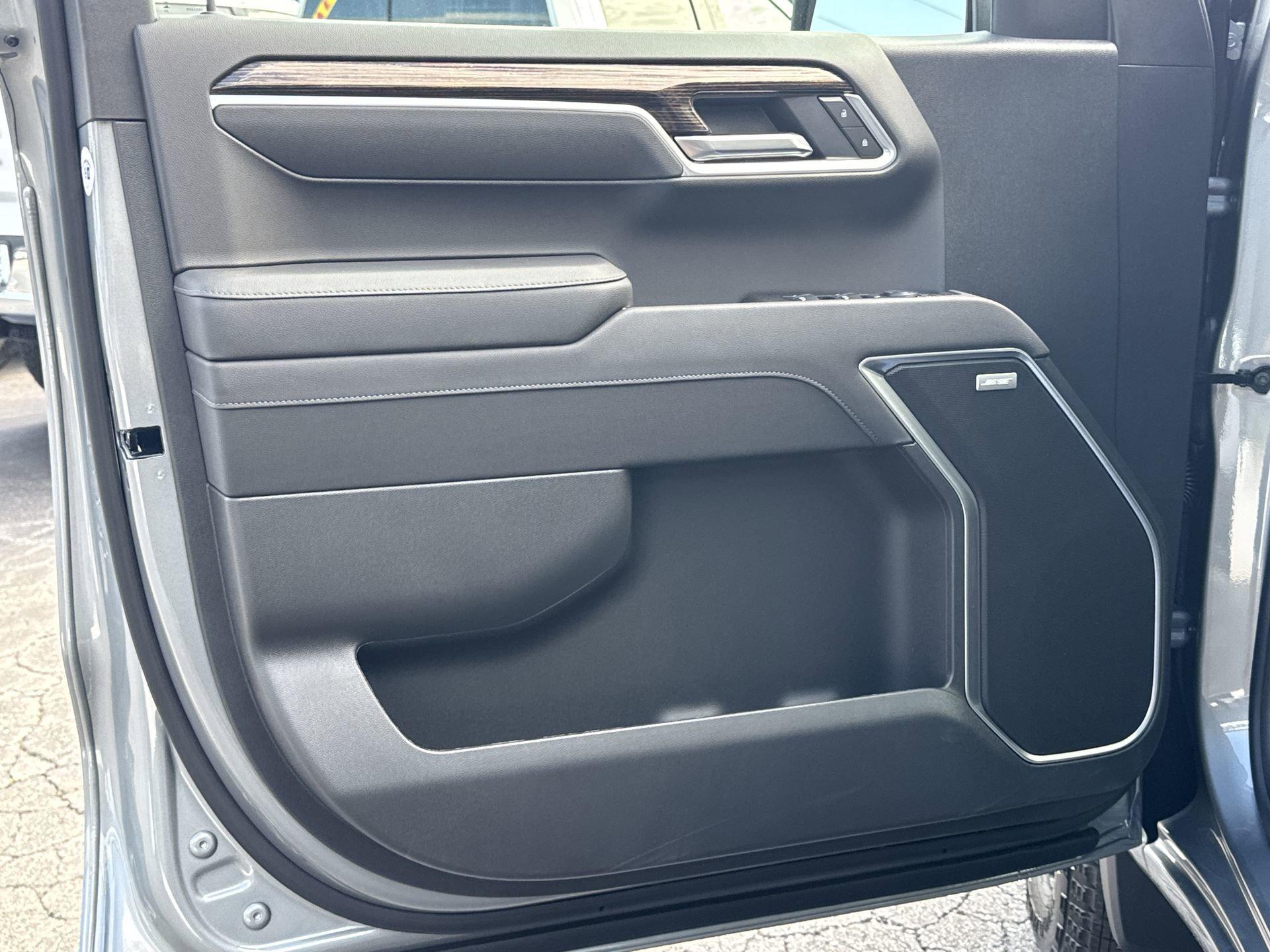 GMC Sierra 1500 Elevation Four Wheel Drive Crew Cab - Thumbnail 13