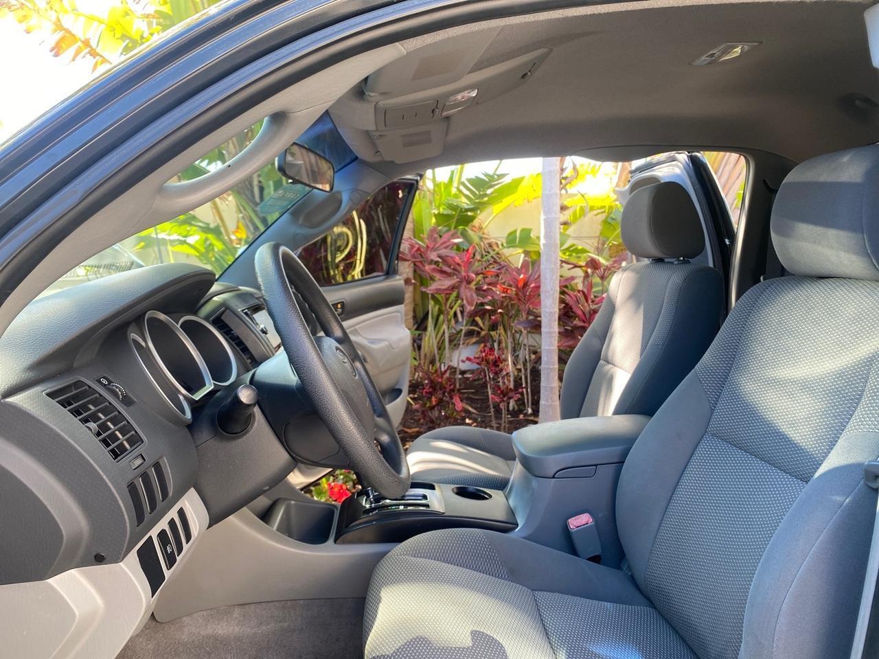 Toyota Tacoma - Thumbnail 11