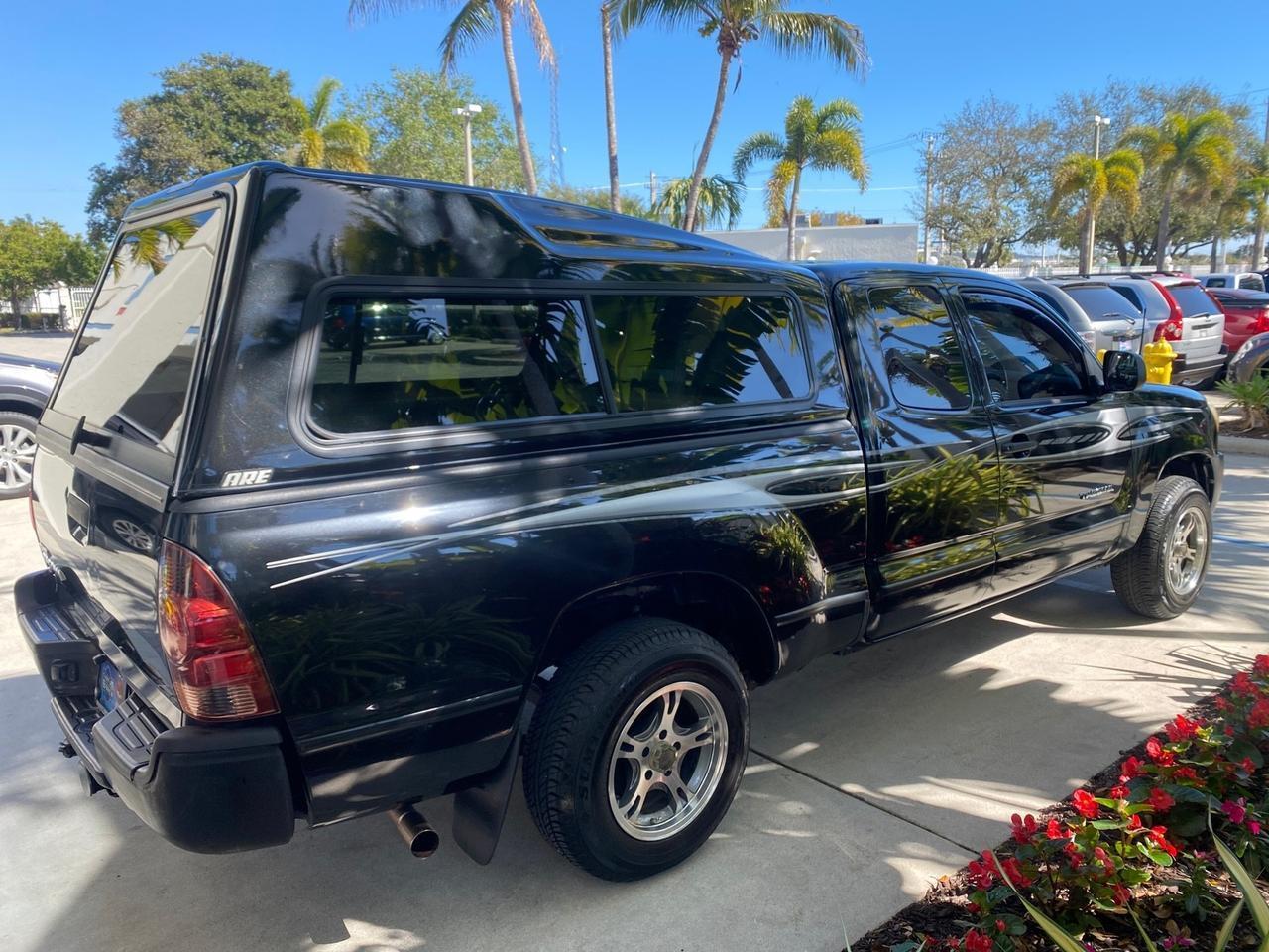 Toyota Tacoma - Thumbnail 8