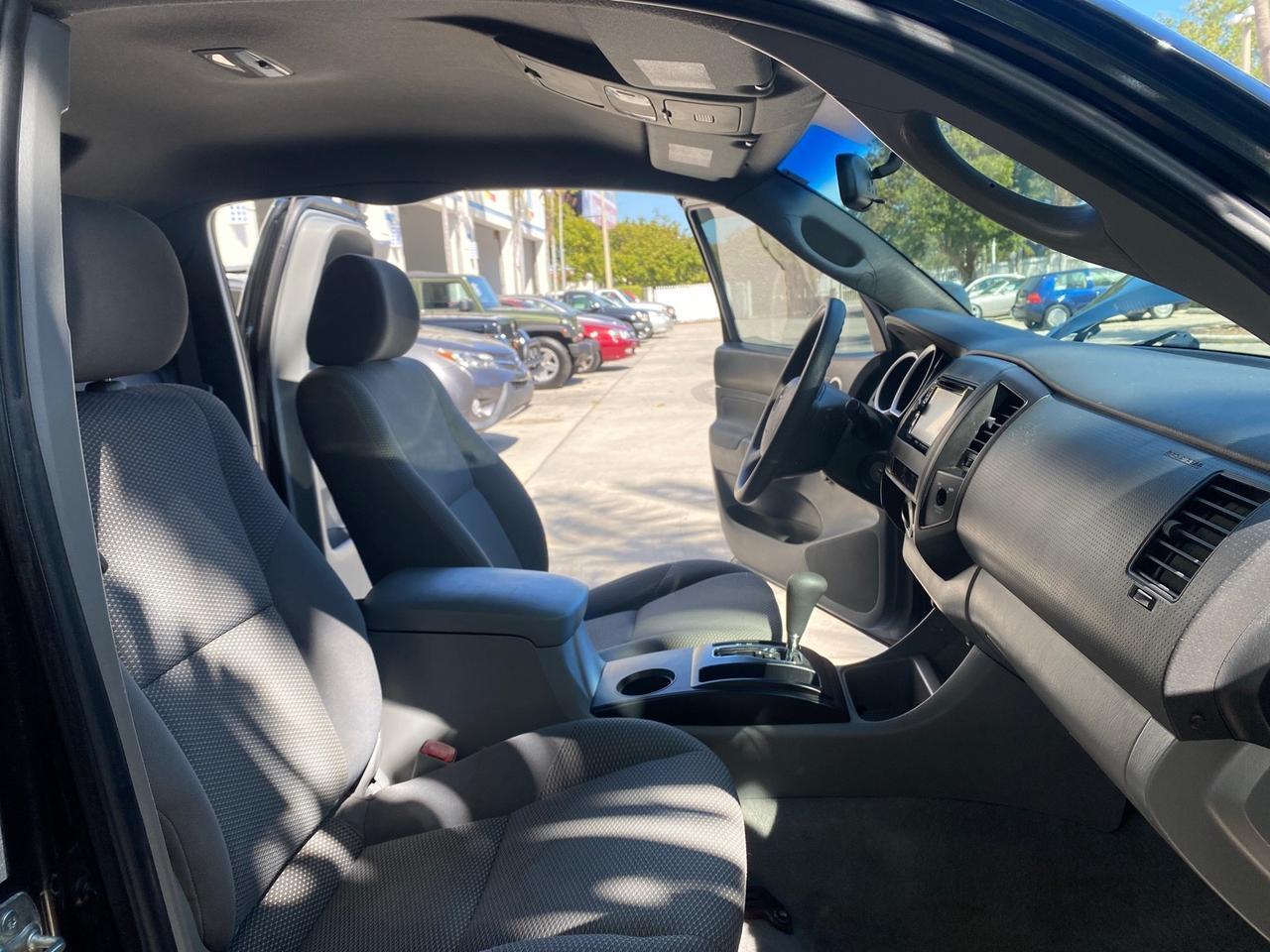 Toyota Tacoma - Thumbnail 13