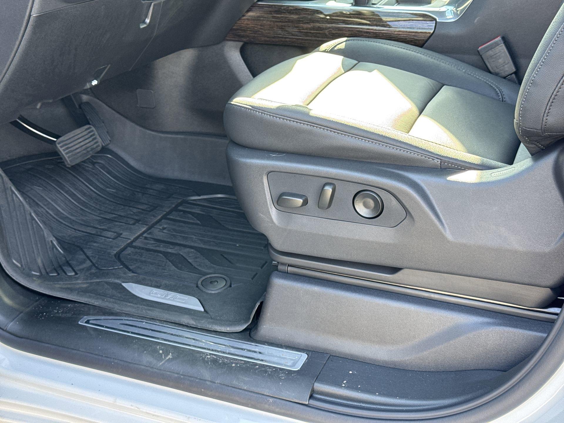 GMC Sierra 1500 Elevation Four Wheel Drive Crew Cab - Thumbnail 16