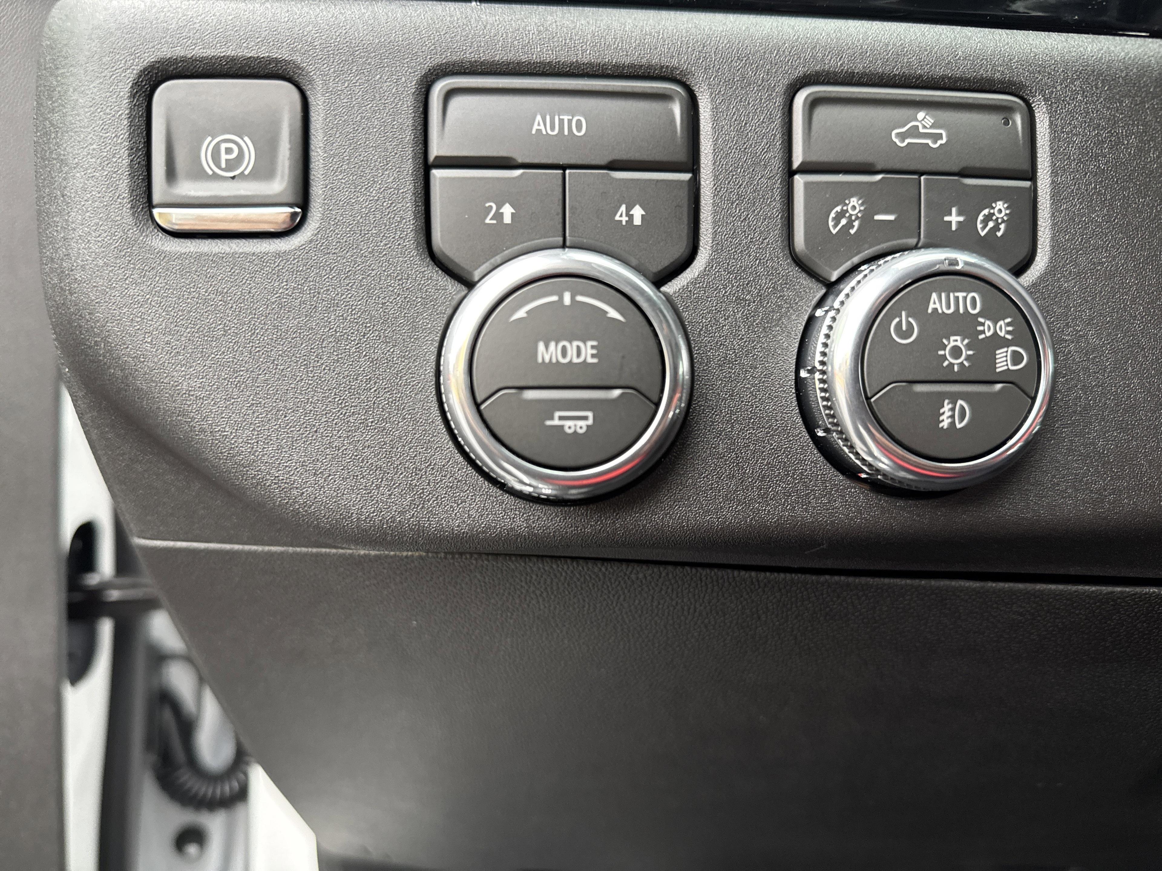 GMC Sierra 1500 Elevation Four Wheel Drive Crew Cab - Thumbnail 17