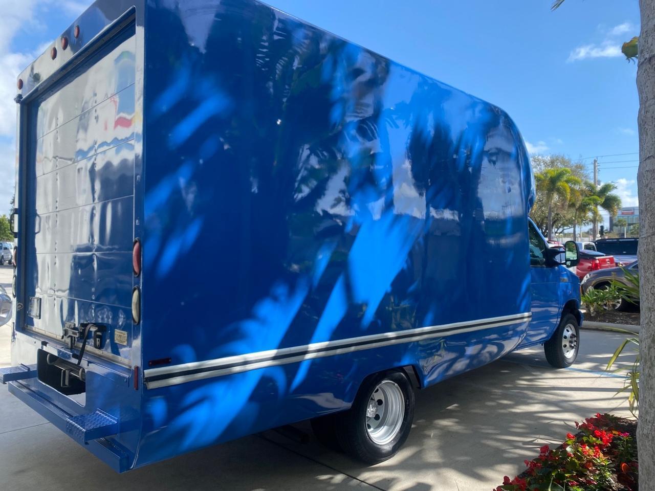 Ford Econoline Commercial Cutaway - Thumbnail 8