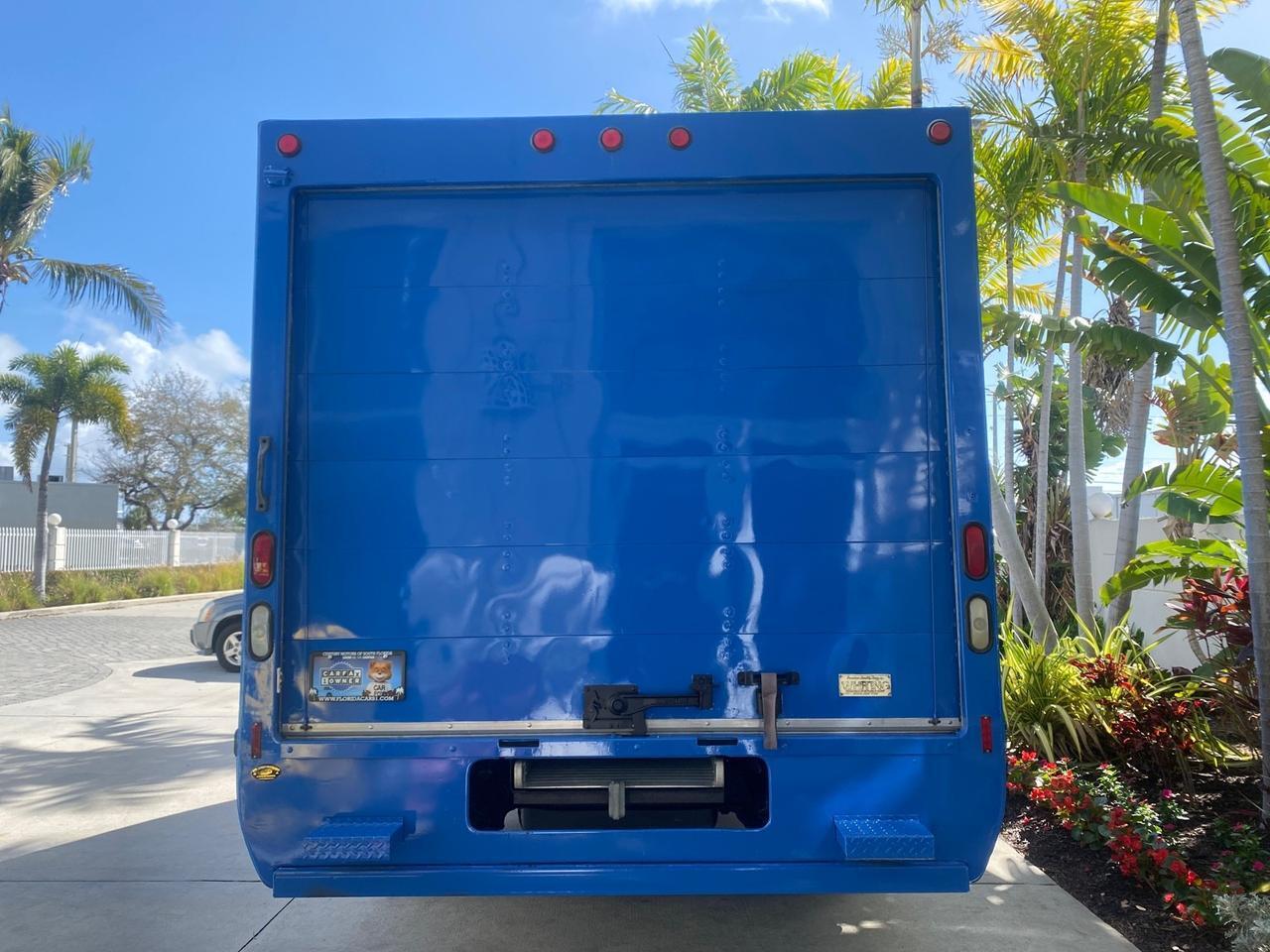 Ford Econoline Commercial Cutaway - Thumbnail 7