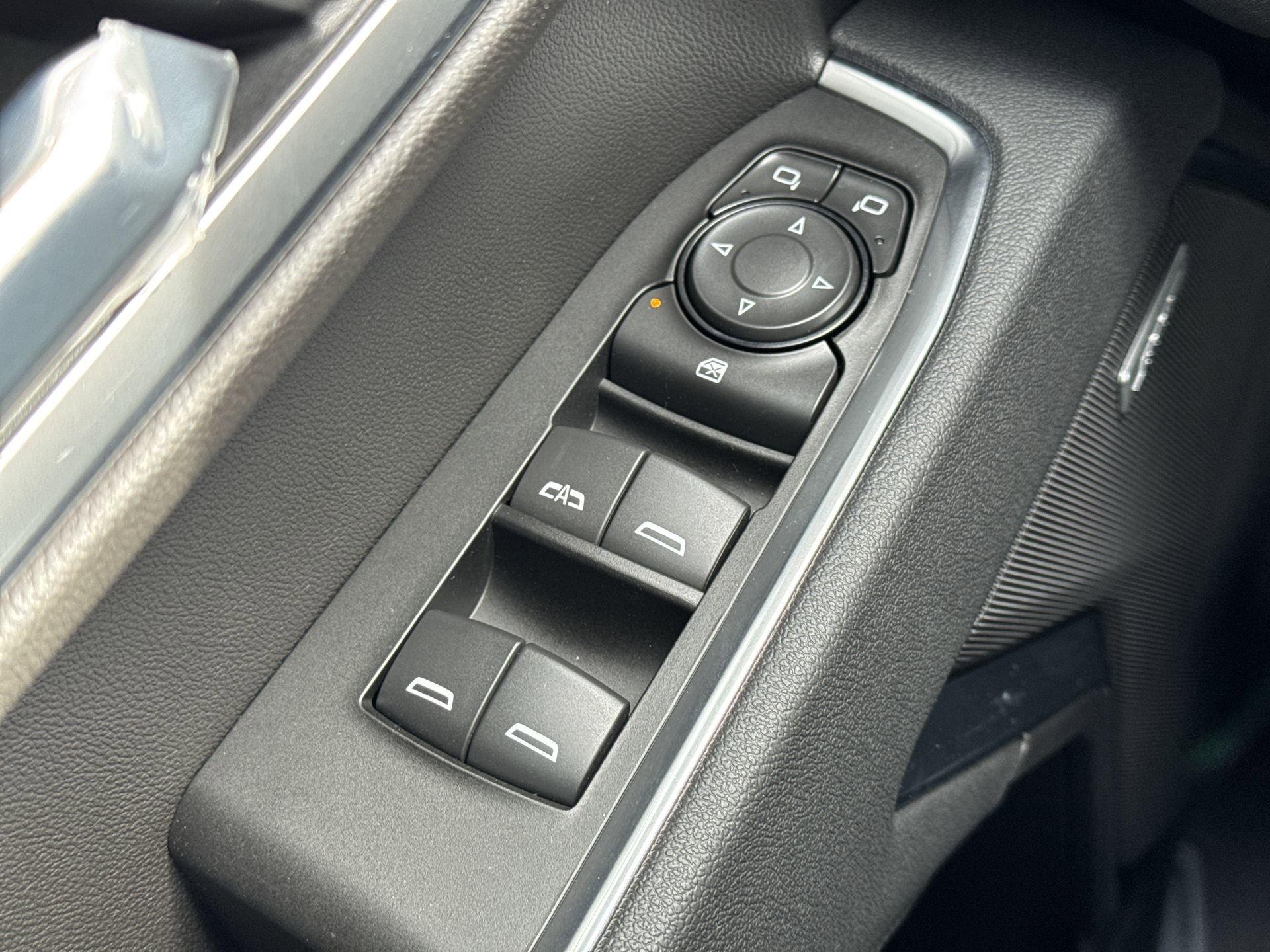 GMC Sierra 1500 Elevation Four Wheel Drive Crew Cab - Thumbnail 14