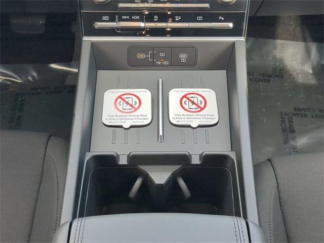 Hyundai Santa Fe Se Fwd Fwd 4D Sport Utility - Thumbnail 17