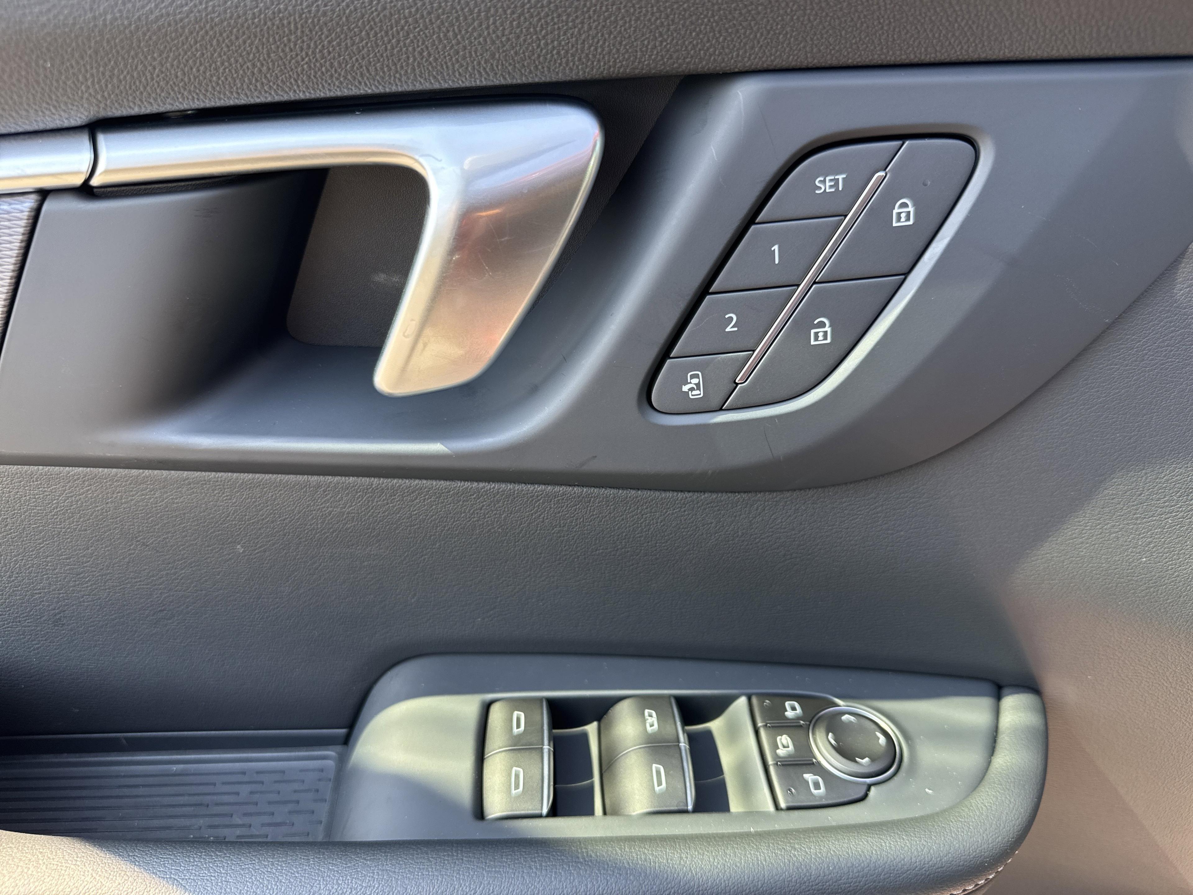 Buick Enclave Sport Touring Front Wheel Drive Suv - Thumbnail 14