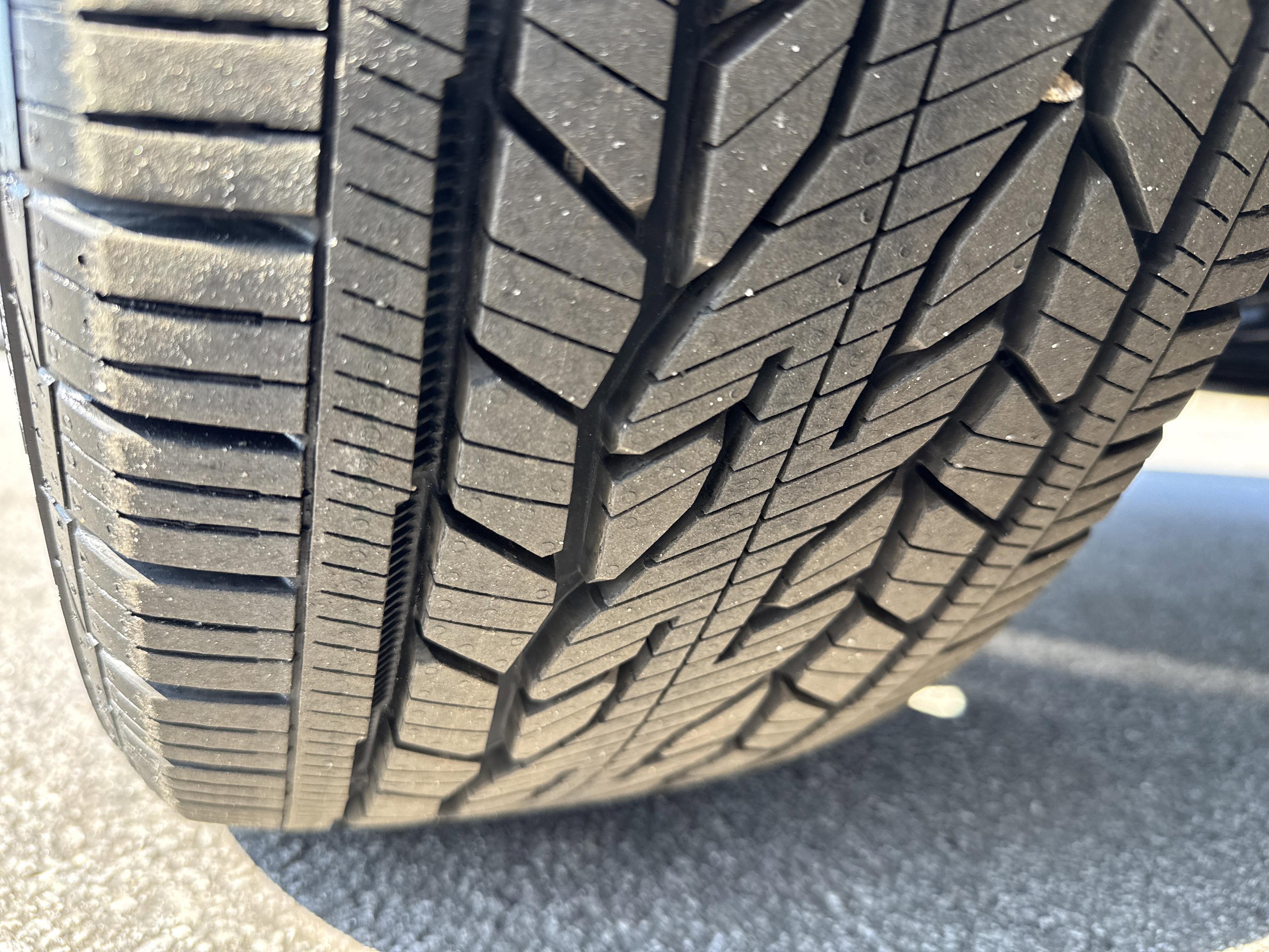 Buick Enclave Sport Touring Front Wheel Drive Suv - Thumbnail 11