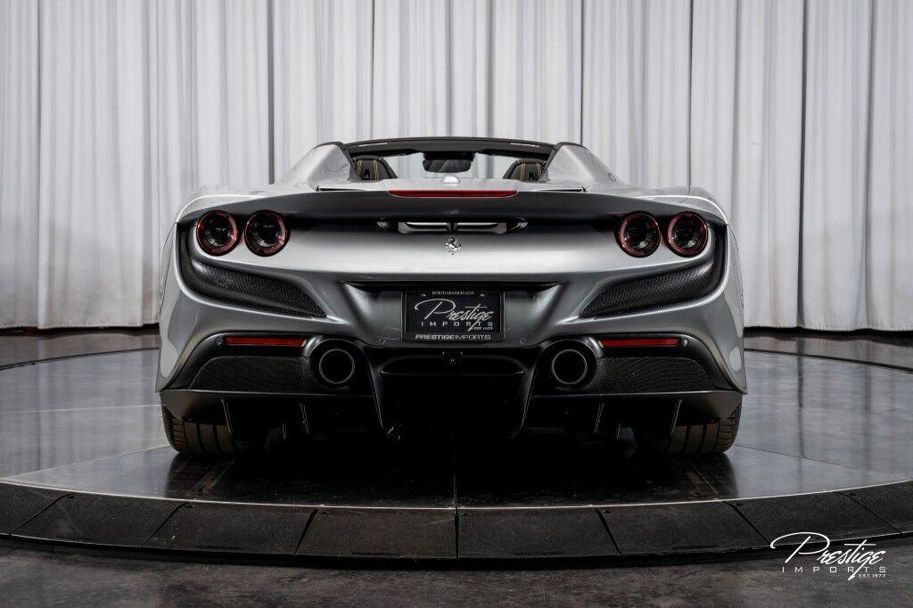 Ferrari F8 Spider - Thumbnail 17
