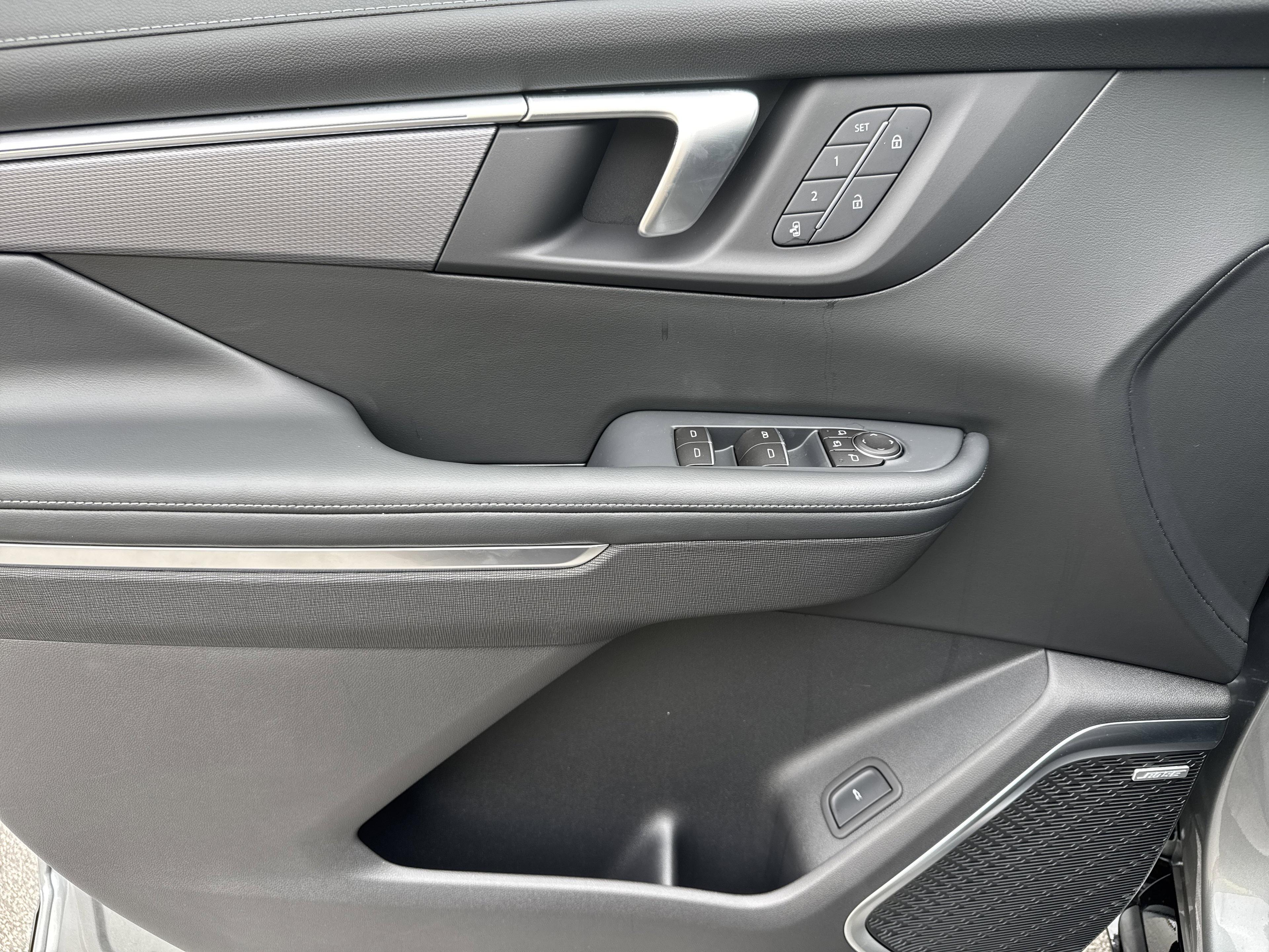 Buick Enclave Sport Touring Front Wheel Drive Suv - Thumbnail 12