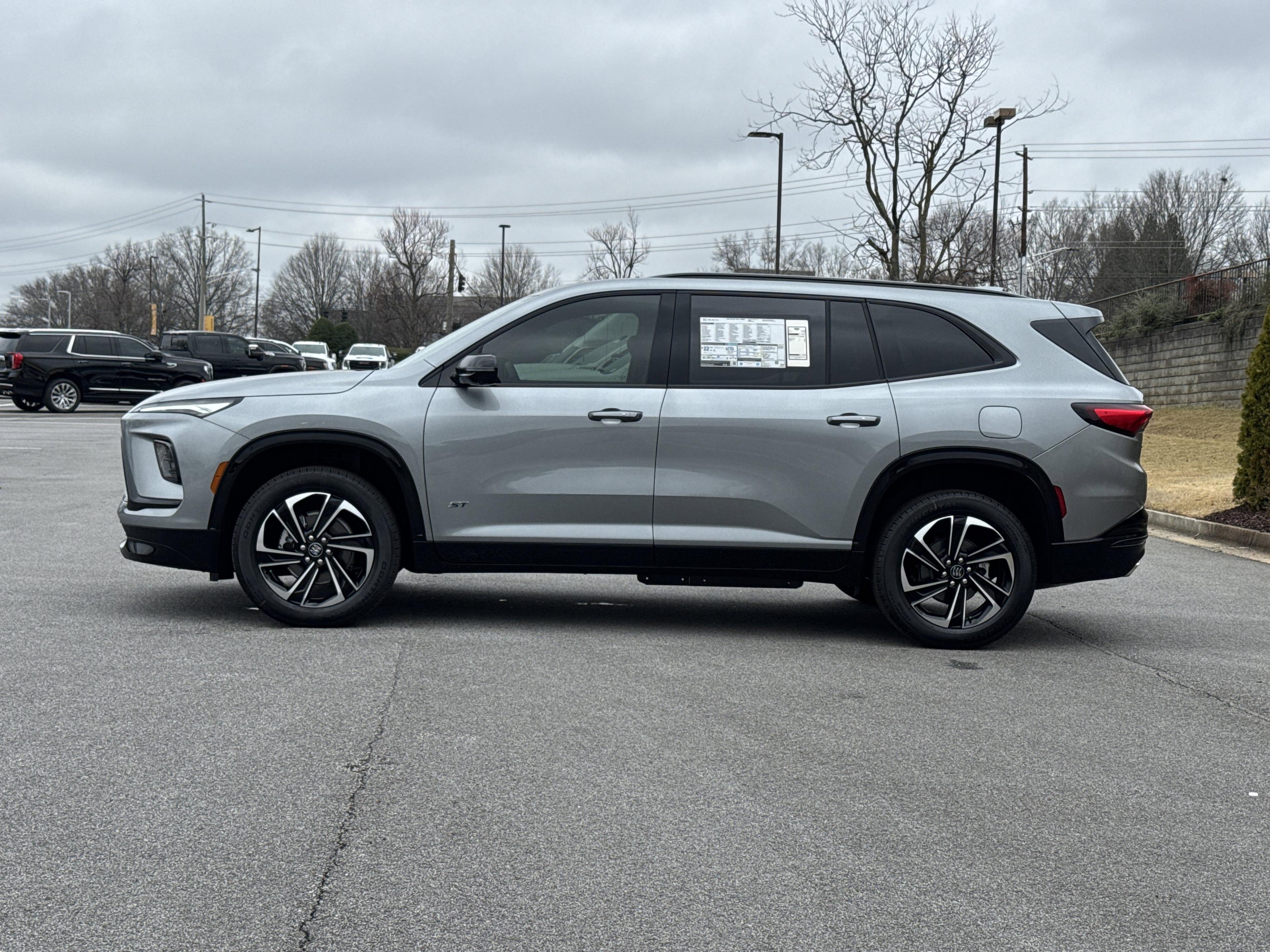 Buick Enclave Sport Touring Front Wheel Drive Suv - Thumbnail 5