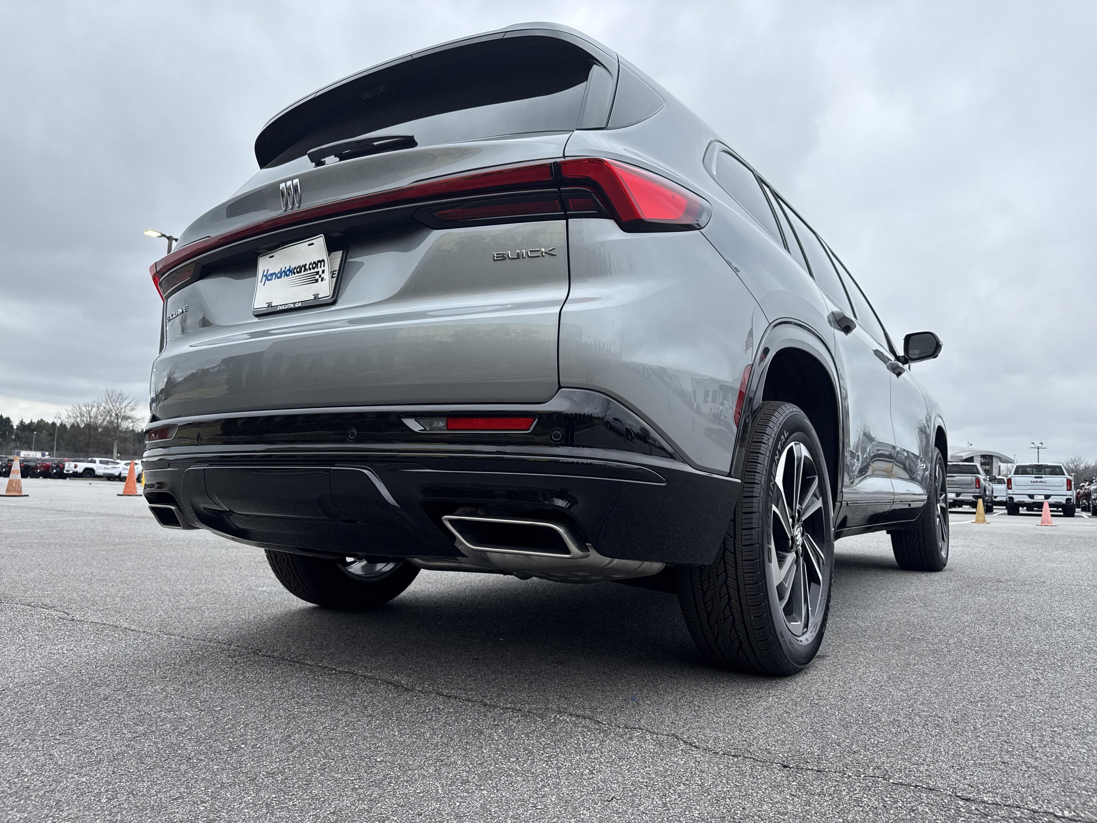 Buick Enclave Sport Touring Front Wheel Drive Suv - Thumbnail 8