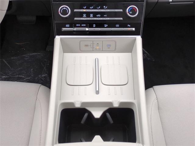 Hyundai Santa Fe Se Fwd Fwd 4D Sport Utility - Thumbnail 18