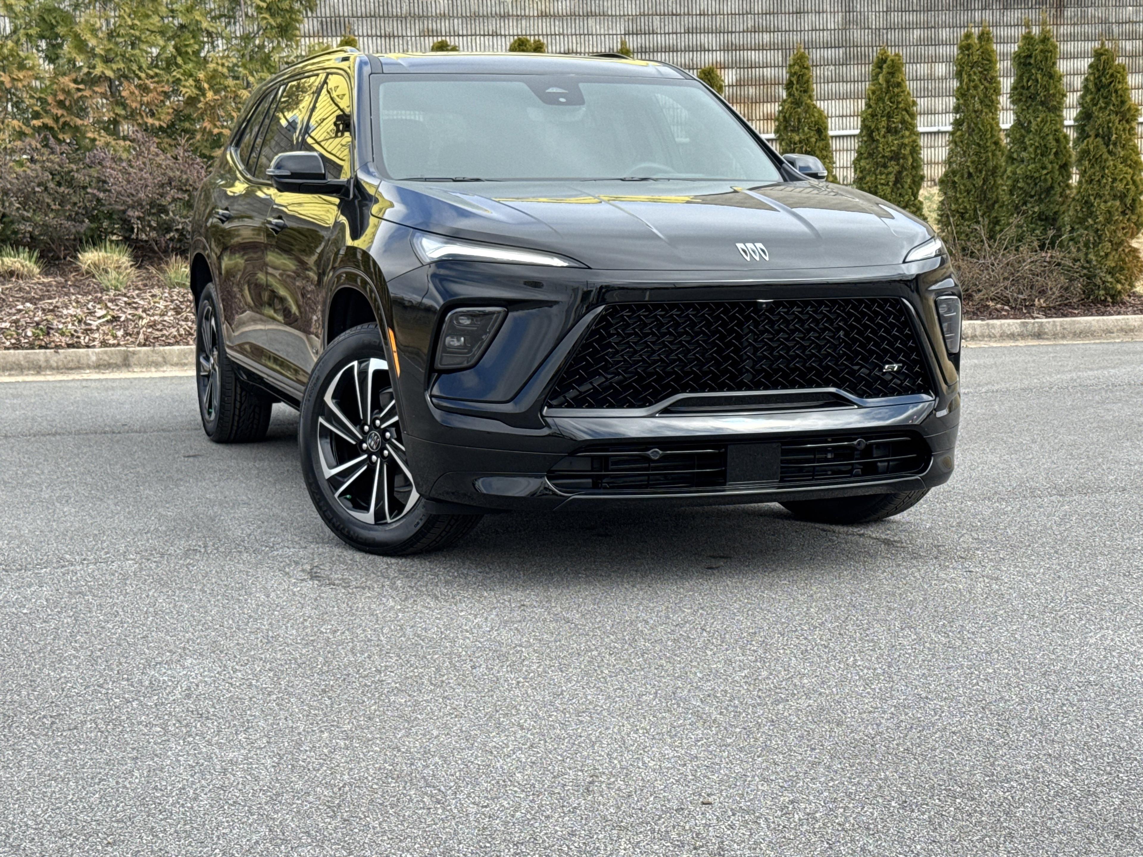 Buick Enclave Sport Touring Front Wheel Drive Suv - View 1