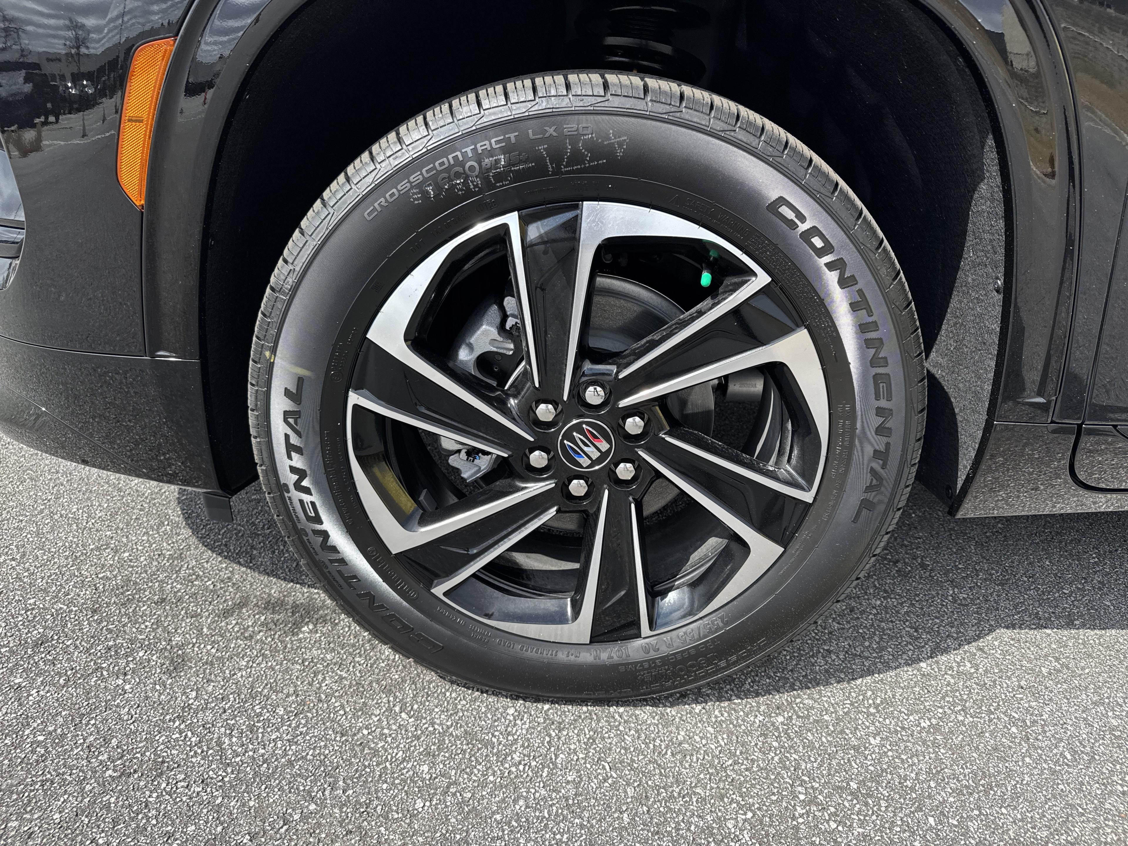 Buick Enclave Sport Touring Front Wheel Drive Suv - Thumbnail 12