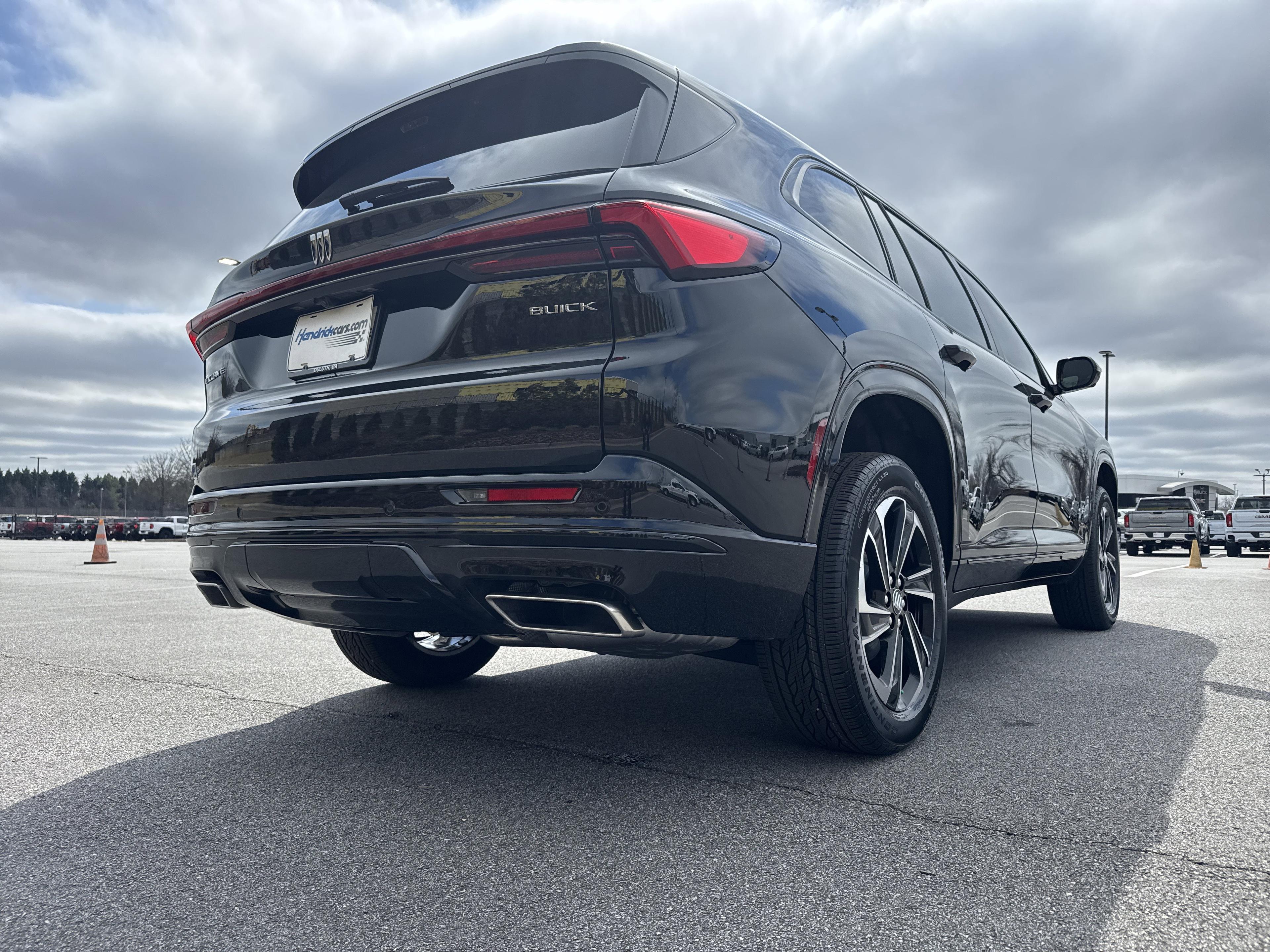 Buick Enclave Sport Touring Front Wheel Drive Suv - Thumbnail 9