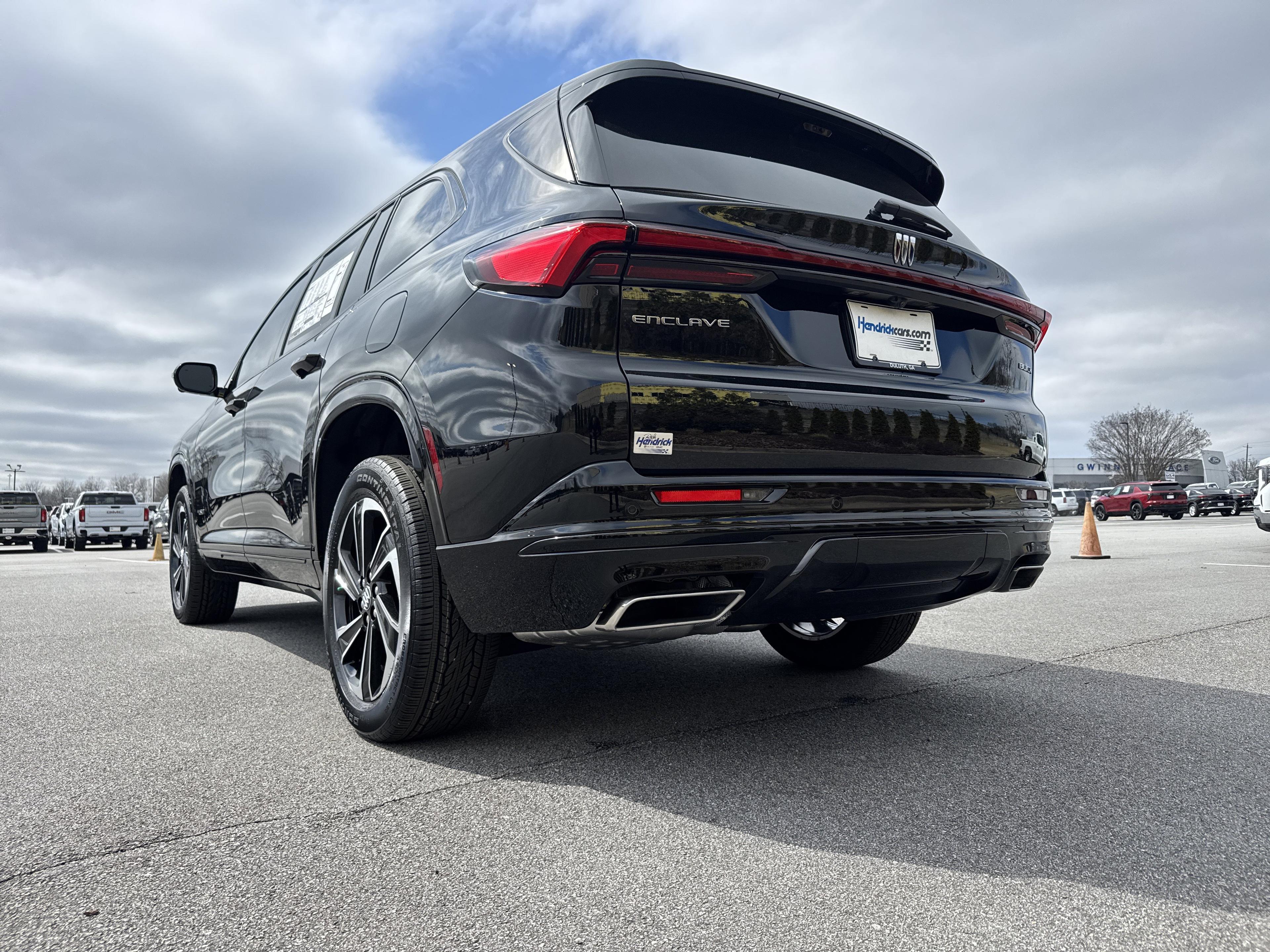 Buick Enclave Sport Touring Front Wheel Drive Suv - Thumbnail 7