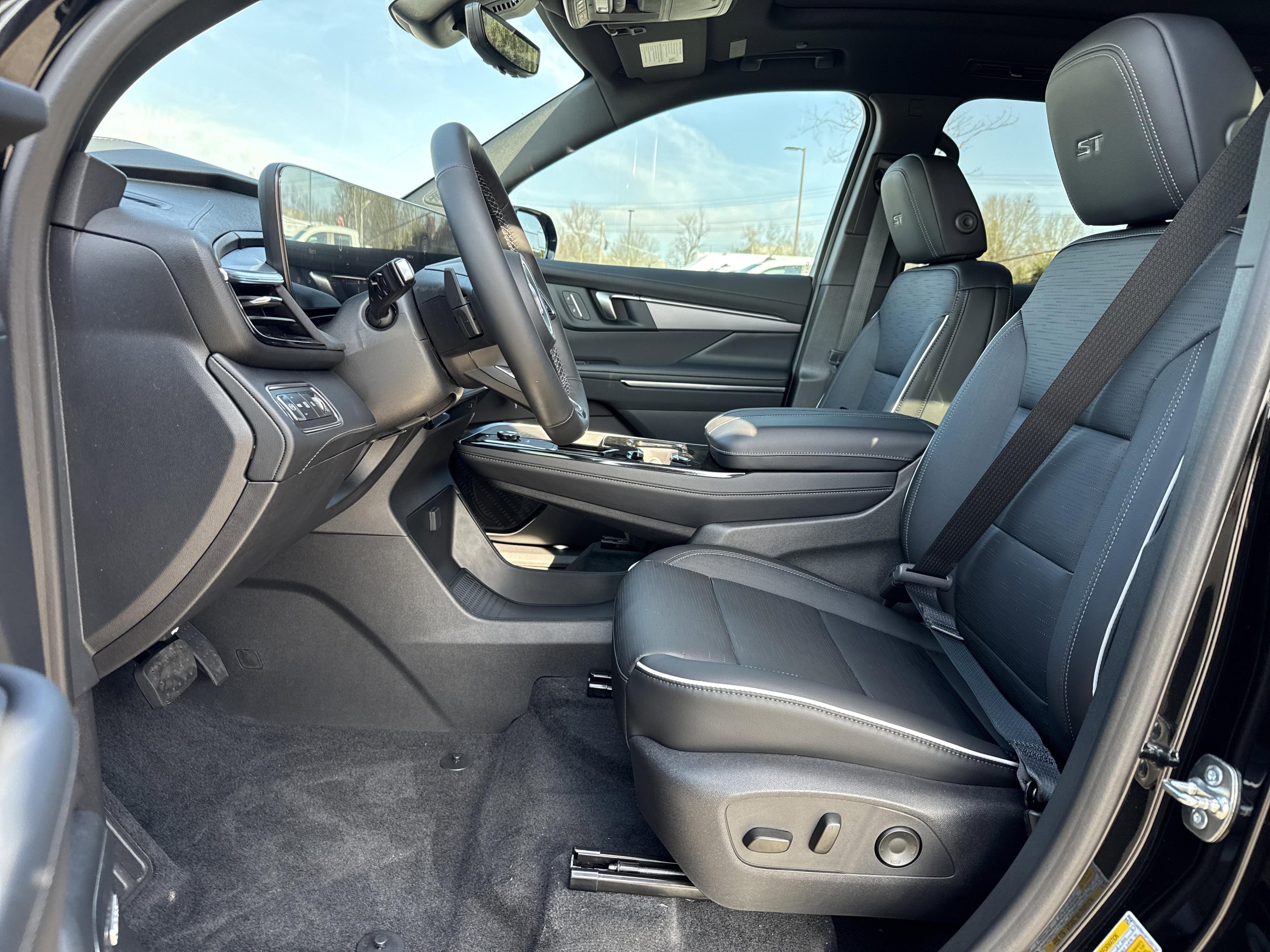 Buick Enclave Sport Touring Front Wheel Drive Suv - Thumbnail 15