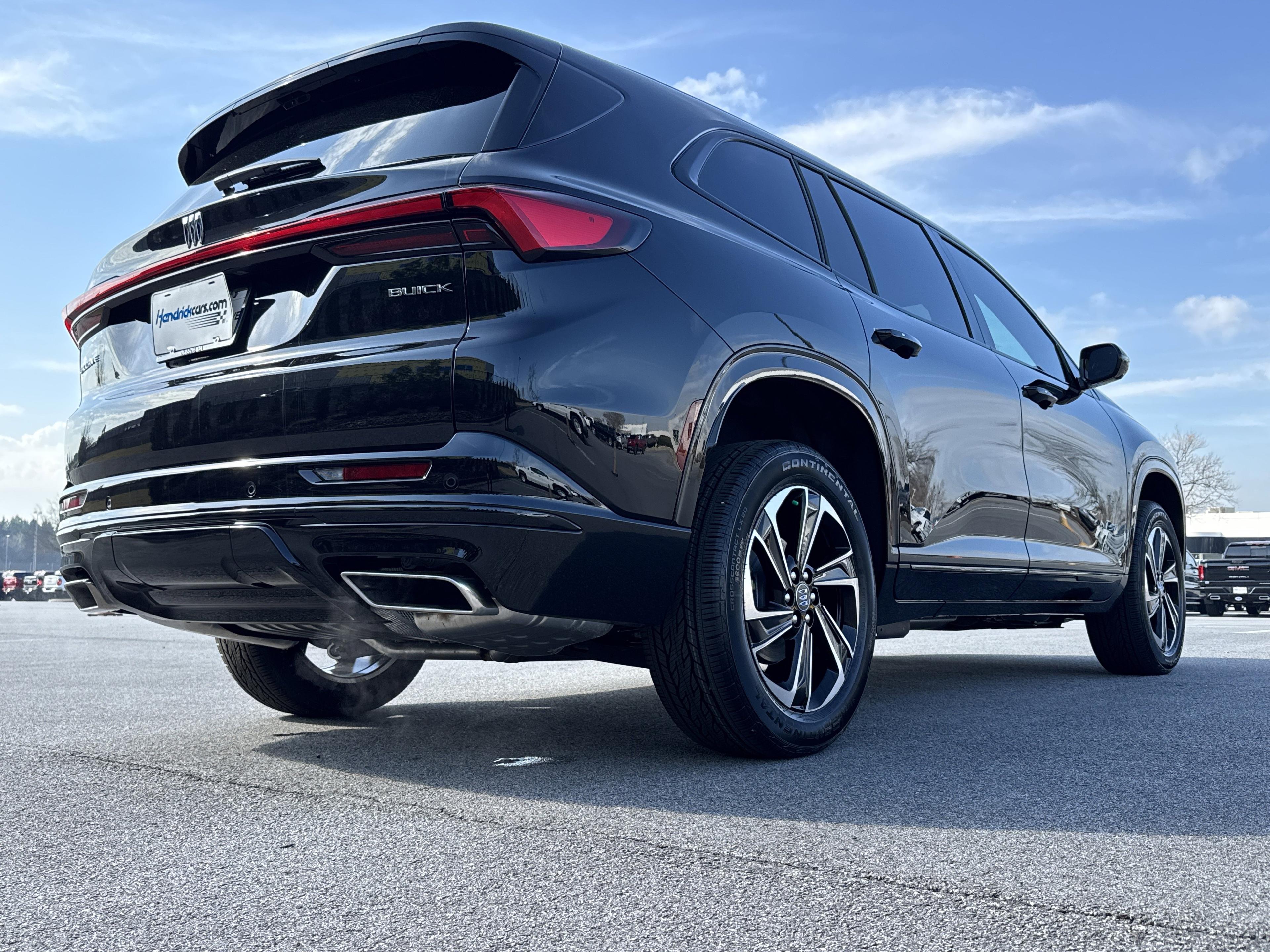 Buick Enclave Sport Touring Front Wheel Drive Suv - Thumbnail 9