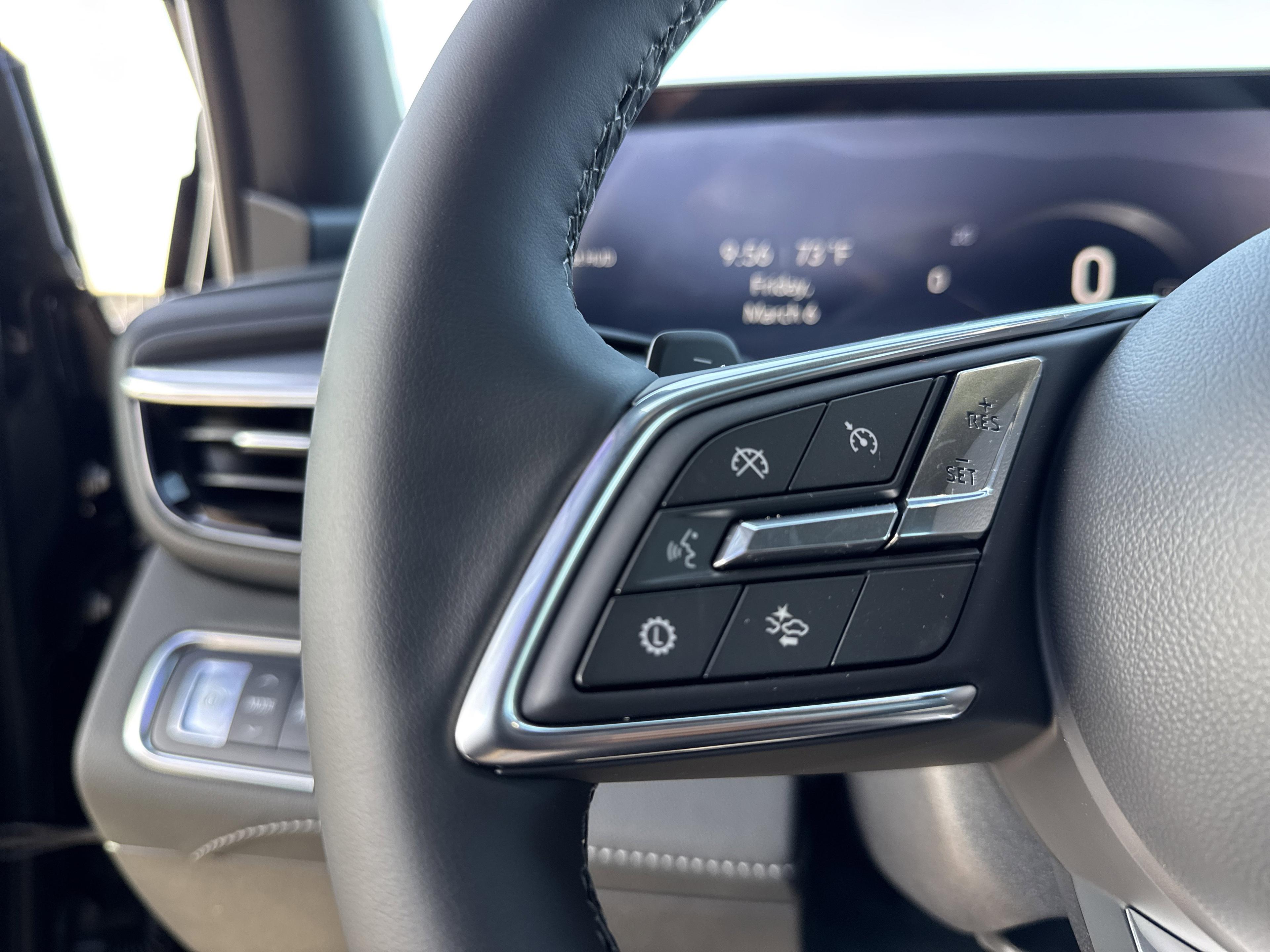 Buick Enclave Sport Touring Front Wheel Drive Suv - Thumbnail 17