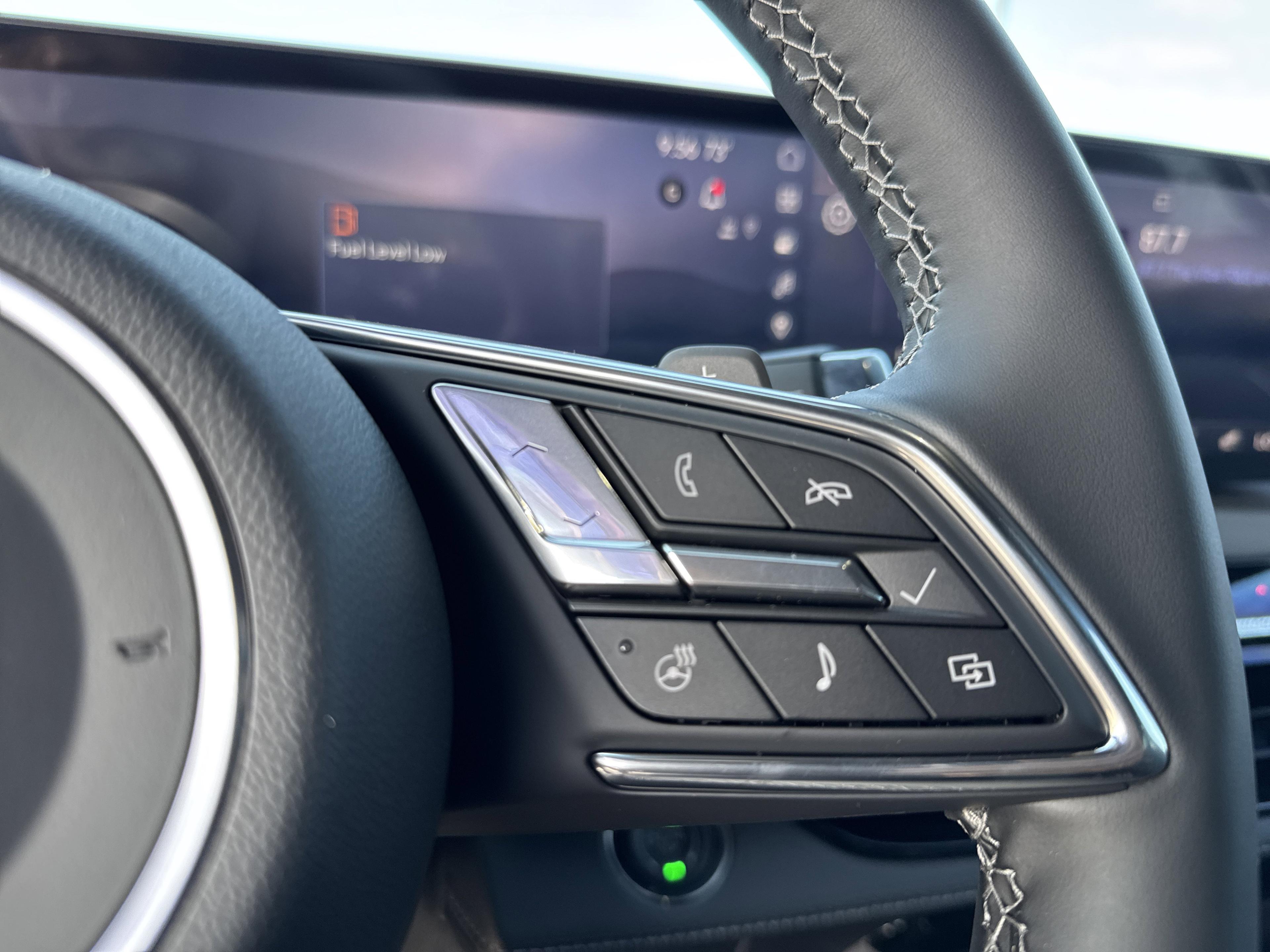 Buick Enclave Sport Touring Front Wheel Drive Suv - Thumbnail 18