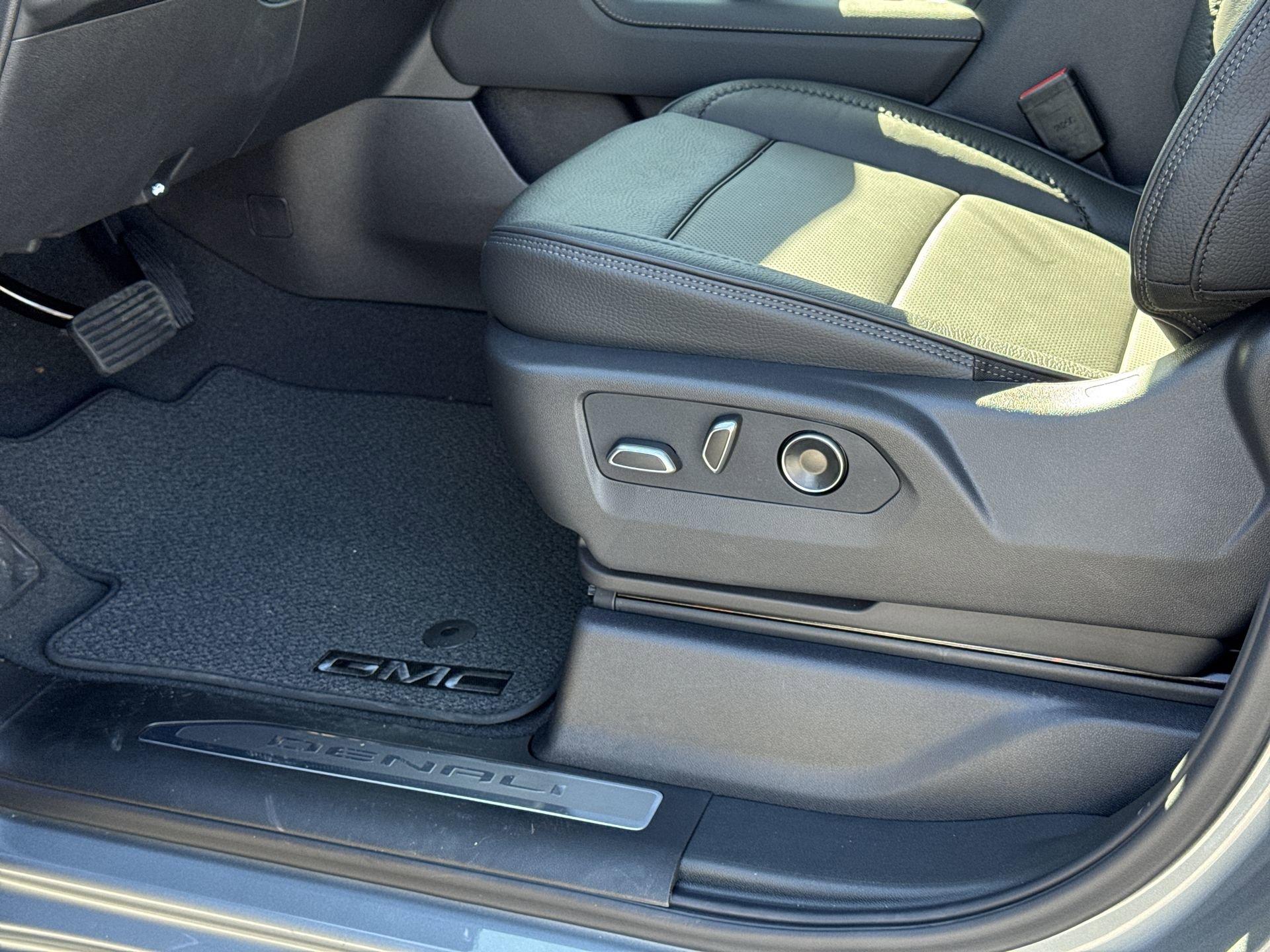 GMC Sierra 1500 Denali Four Wheel Drive Crew Cab - Thumbnail 16