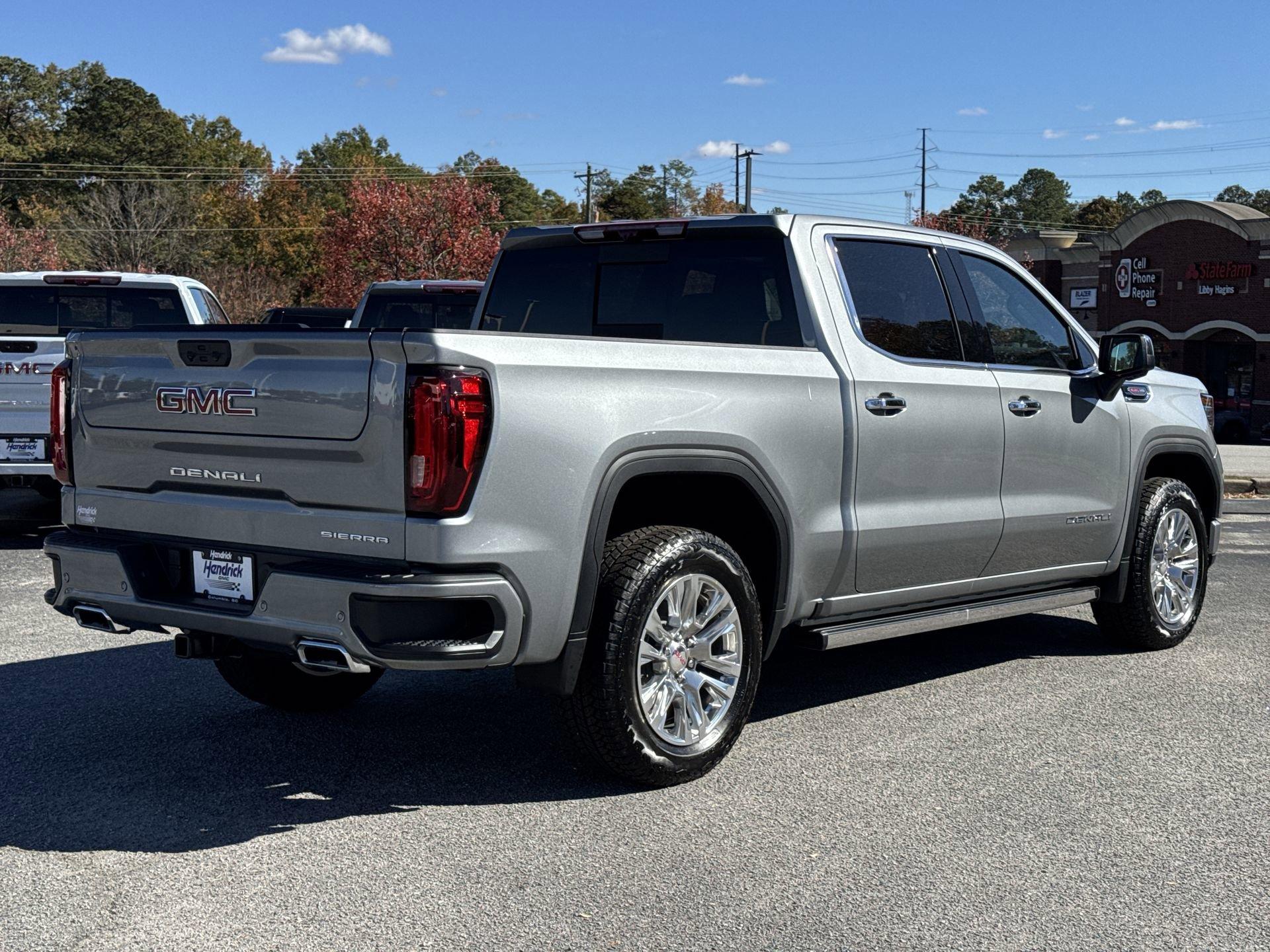 GMC Sierra 1500 Denali Four Wheel Drive Crew Cab - Thumbnail 9