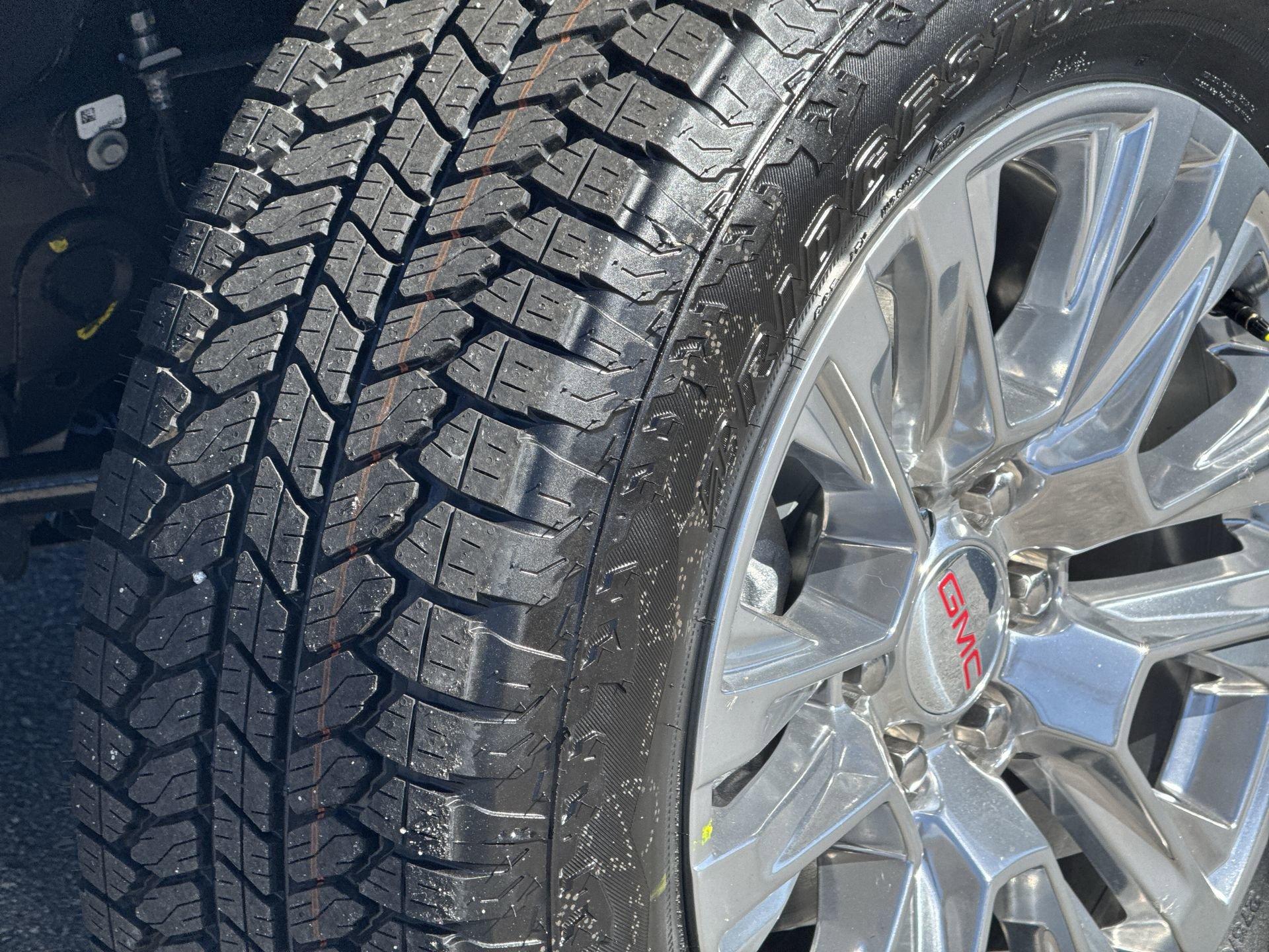 GMC Sierra 1500 Denali Four Wheel Drive Crew Cab - Thumbnail 11