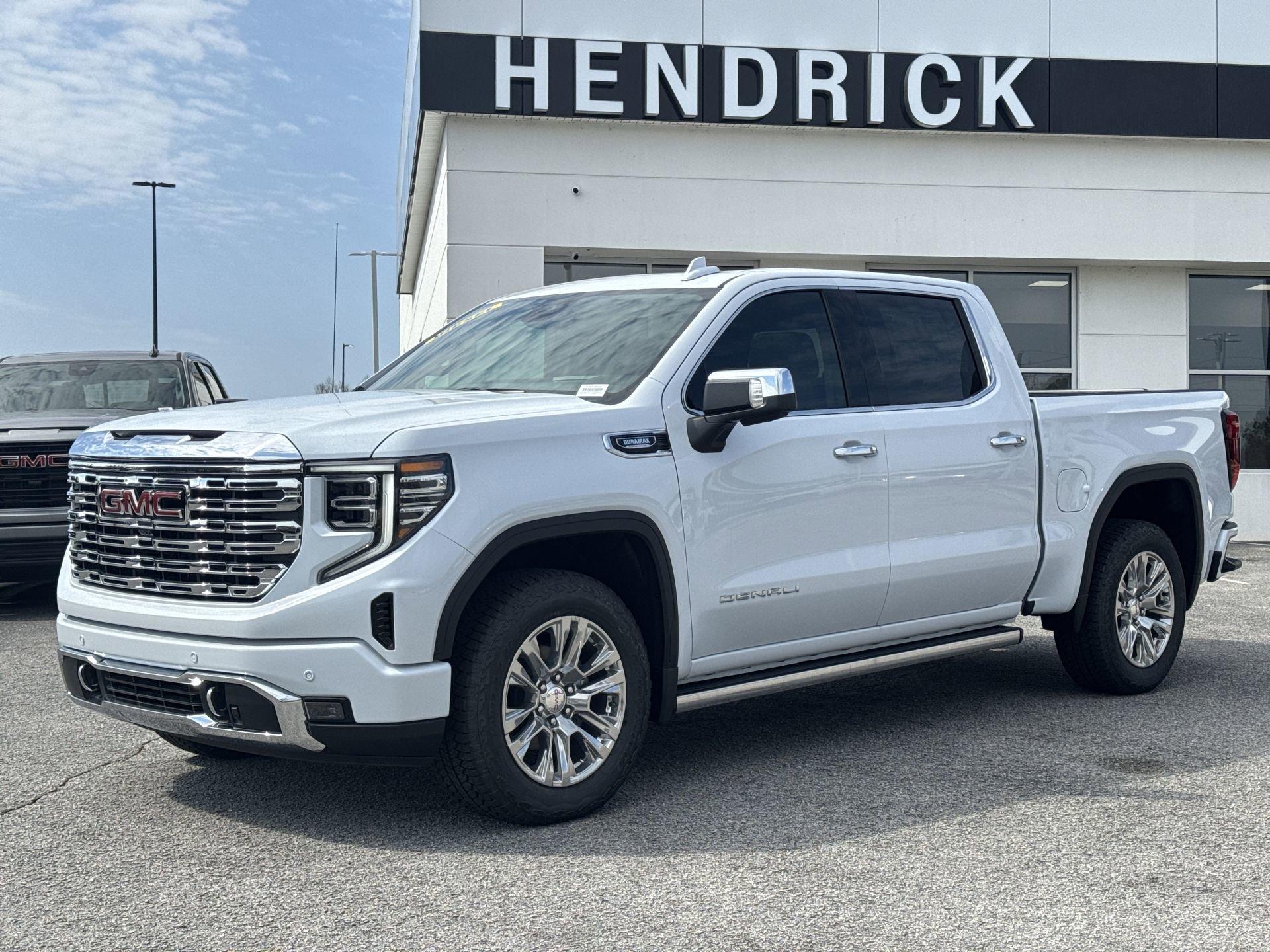 GMC Sierra 1500 Denali Four Wheel Drive Crew Cab - Thumbnail 4