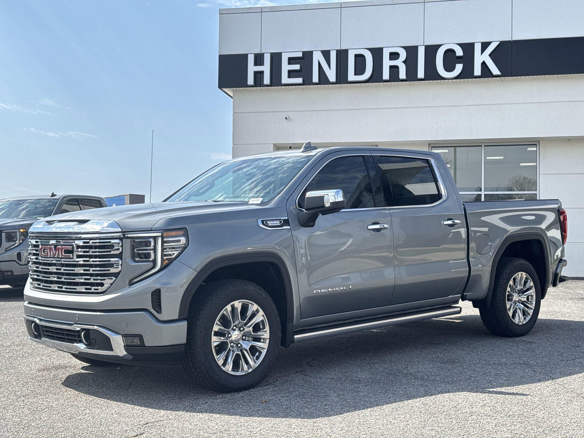 GMC Sierra 1500 Denali Four Wheel Drive Crew Cab - Thumbnail 4