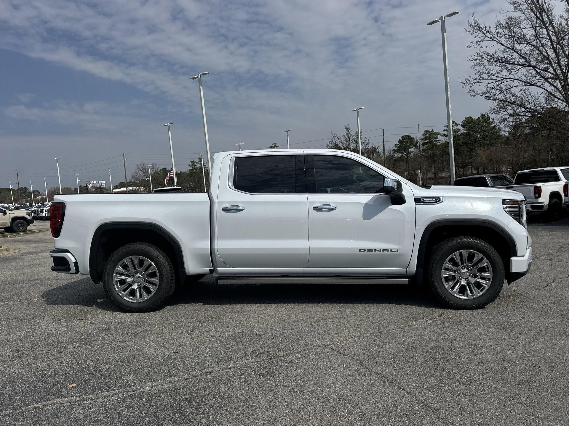 GMC Sierra 1500 Denali Four Wheel Drive Crew Cab - Thumbnail 10