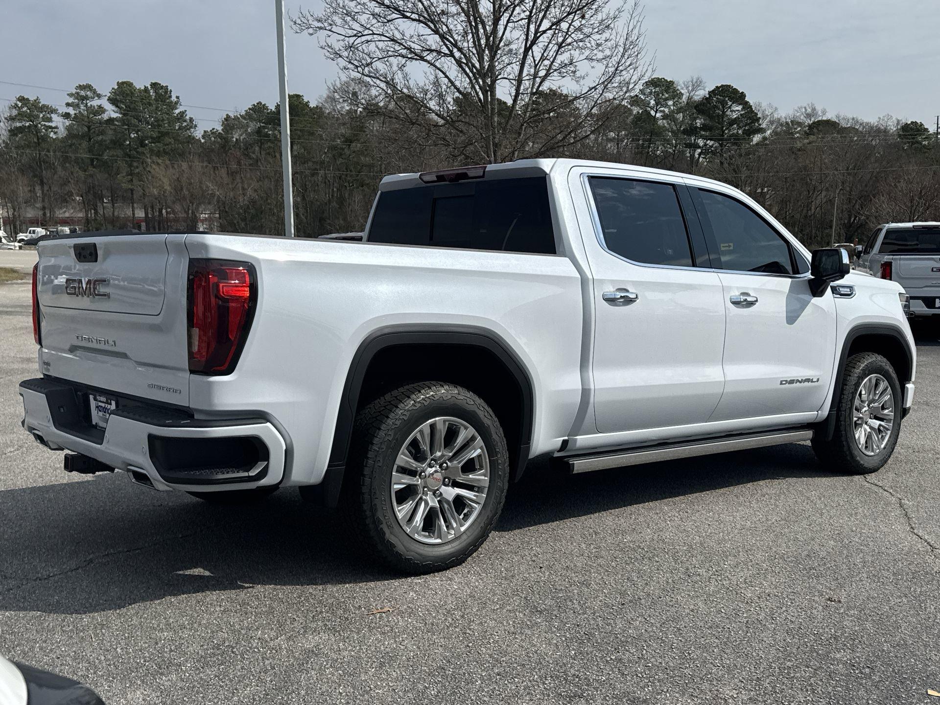 GMC Sierra 1500 Denali Four Wheel Drive Crew Cab - Thumbnail 9