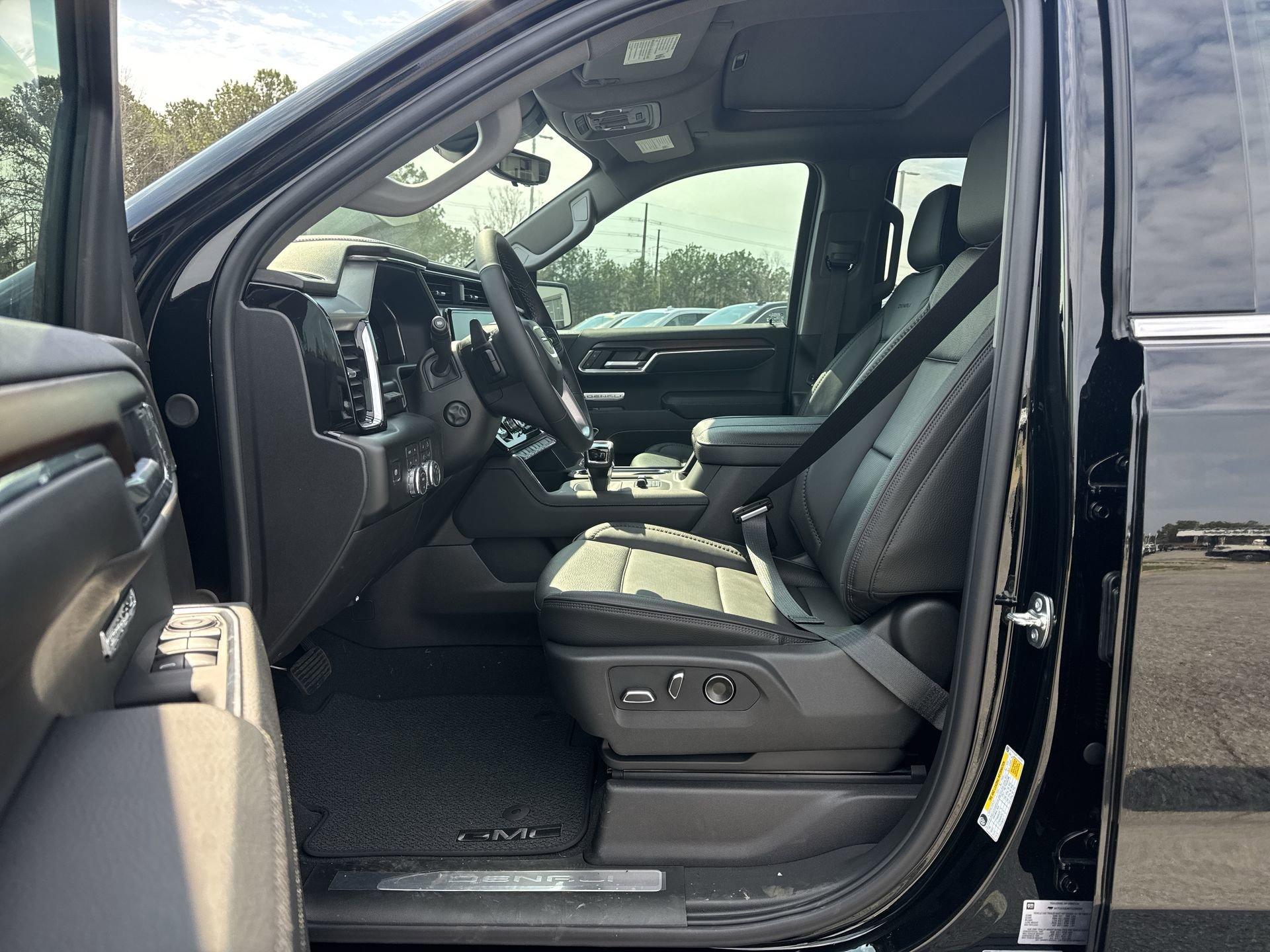 GMC Sierra 1500 Denali Four Wheel Drive Crew Cab - Thumbnail 15