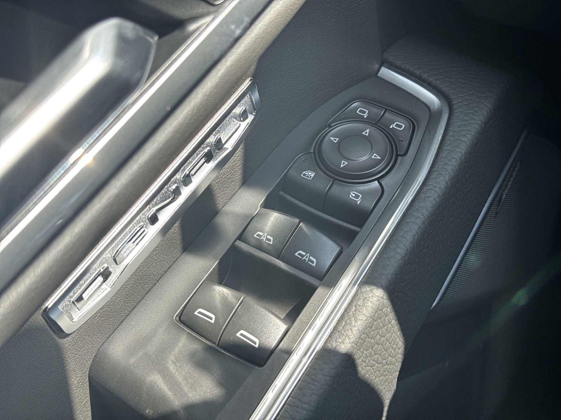 GMC Sierra 1500 Denali Four Wheel Drive Crew Cab - Thumbnail 14