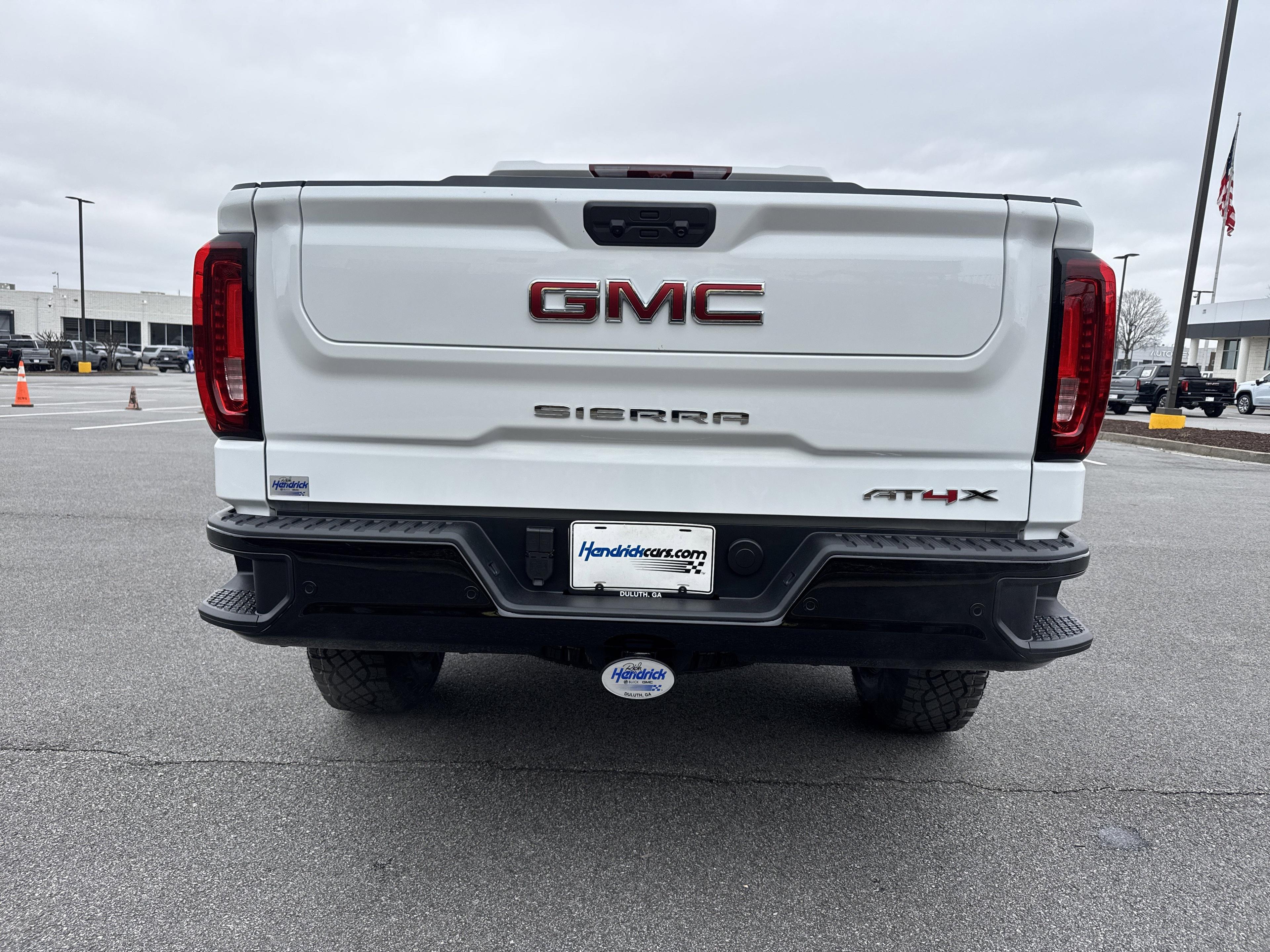 GMC Sierra 1500 At4X Four Wheel Drive Crew Cab - Thumbnail 8