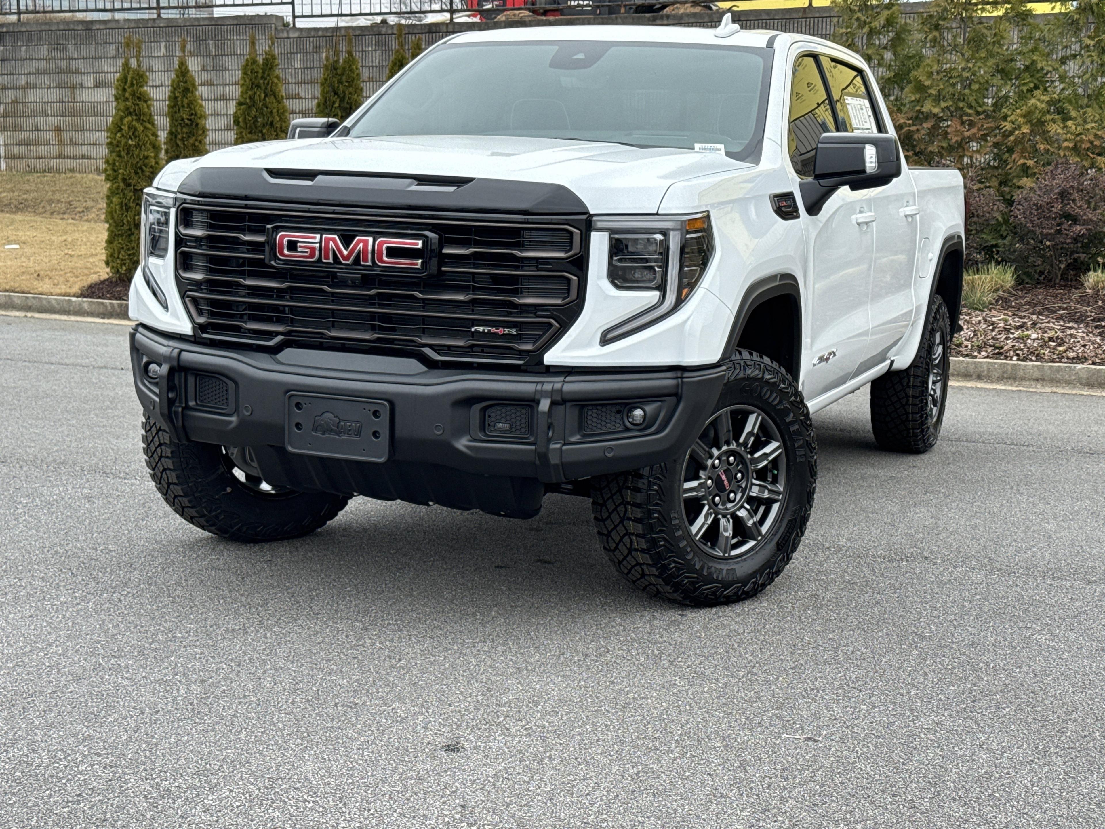 GMC Sierra 1500 At4X Four Wheel Drive Crew Cab - Thumbnail 4