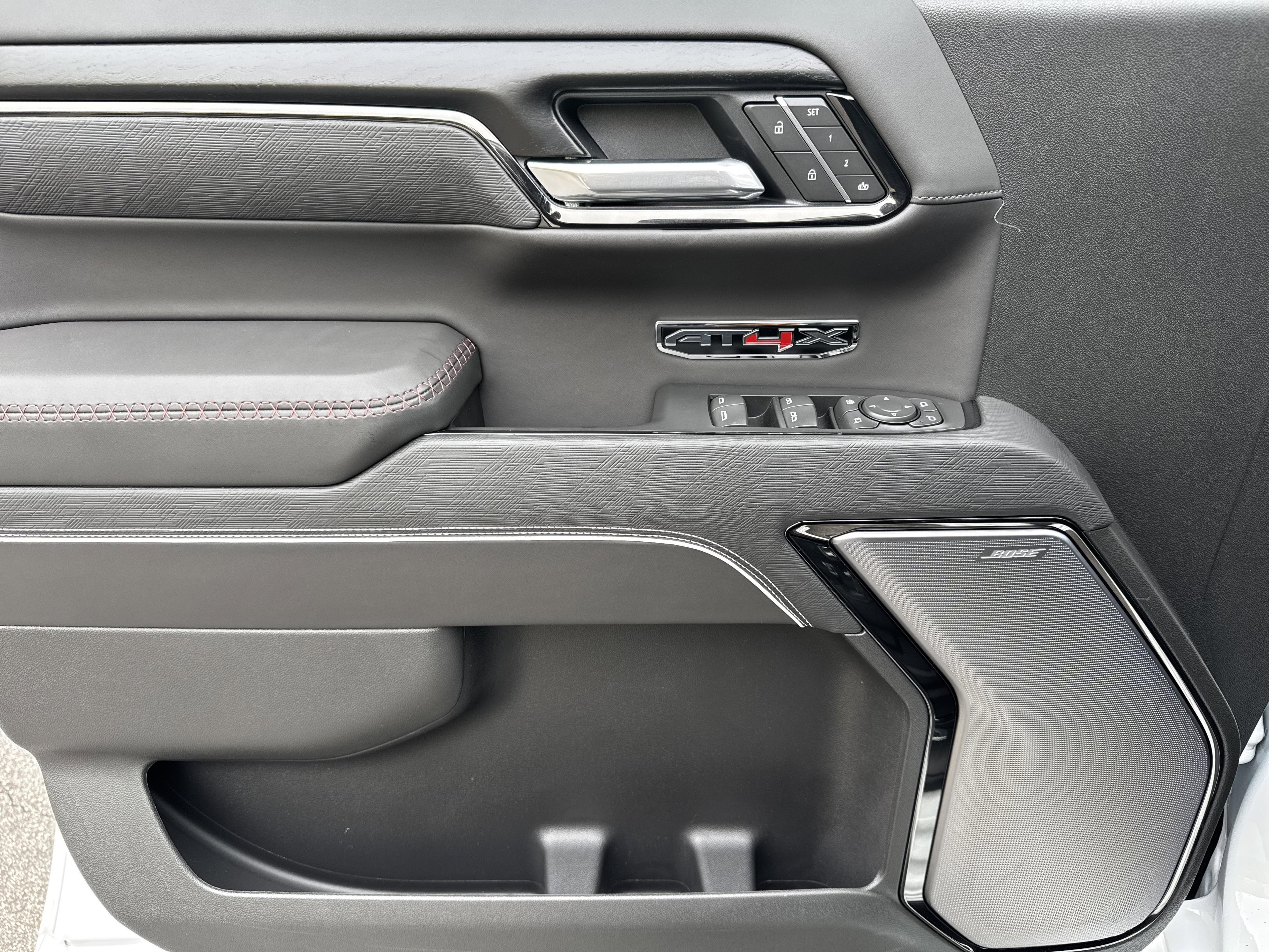 GMC Sierra 1500 At4X Four Wheel Drive Crew Cab - Thumbnail 13