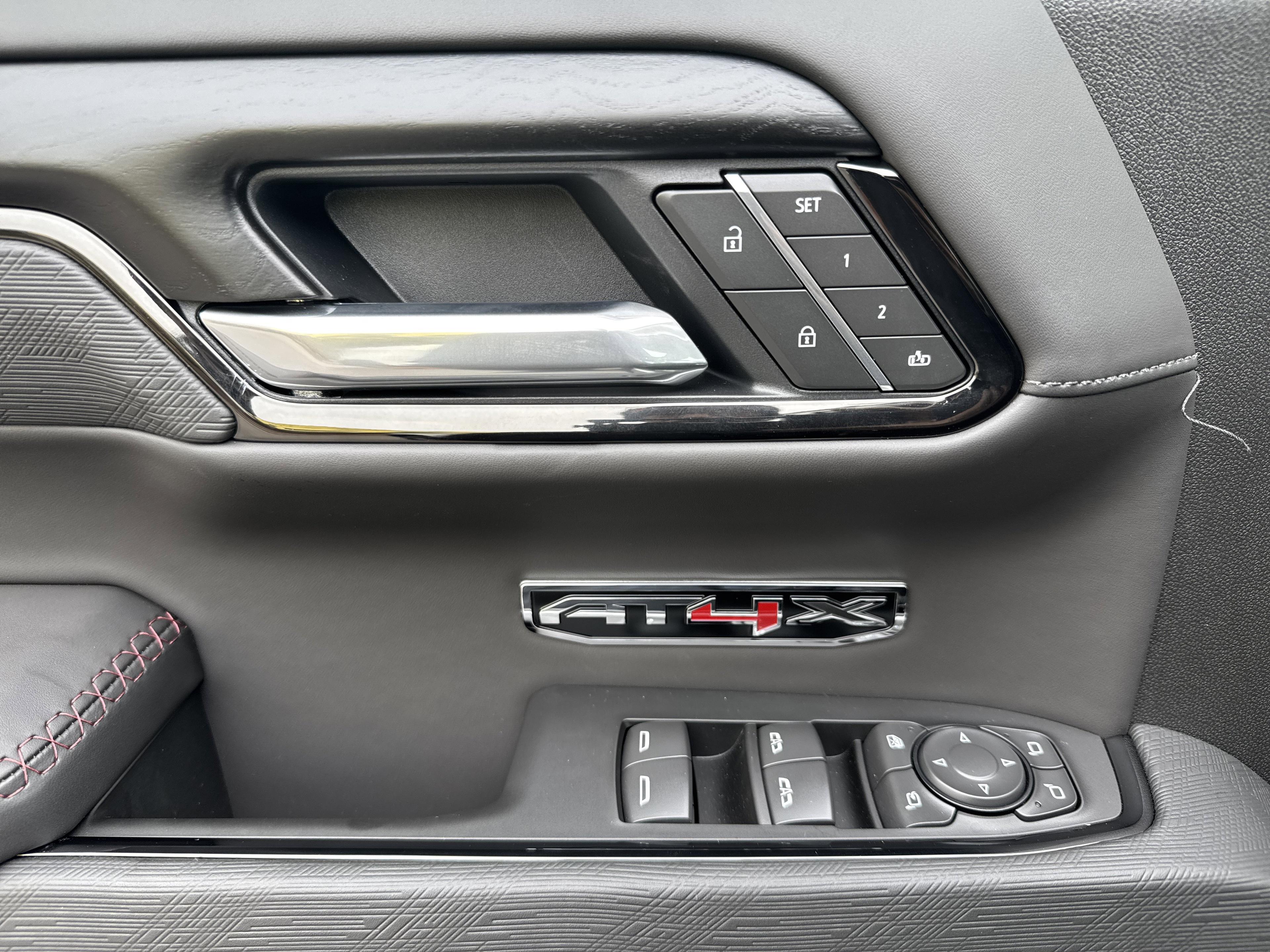 GMC Sierra 1500 At4X Four Wheel Drive Crew Cab - Thumbnail 14