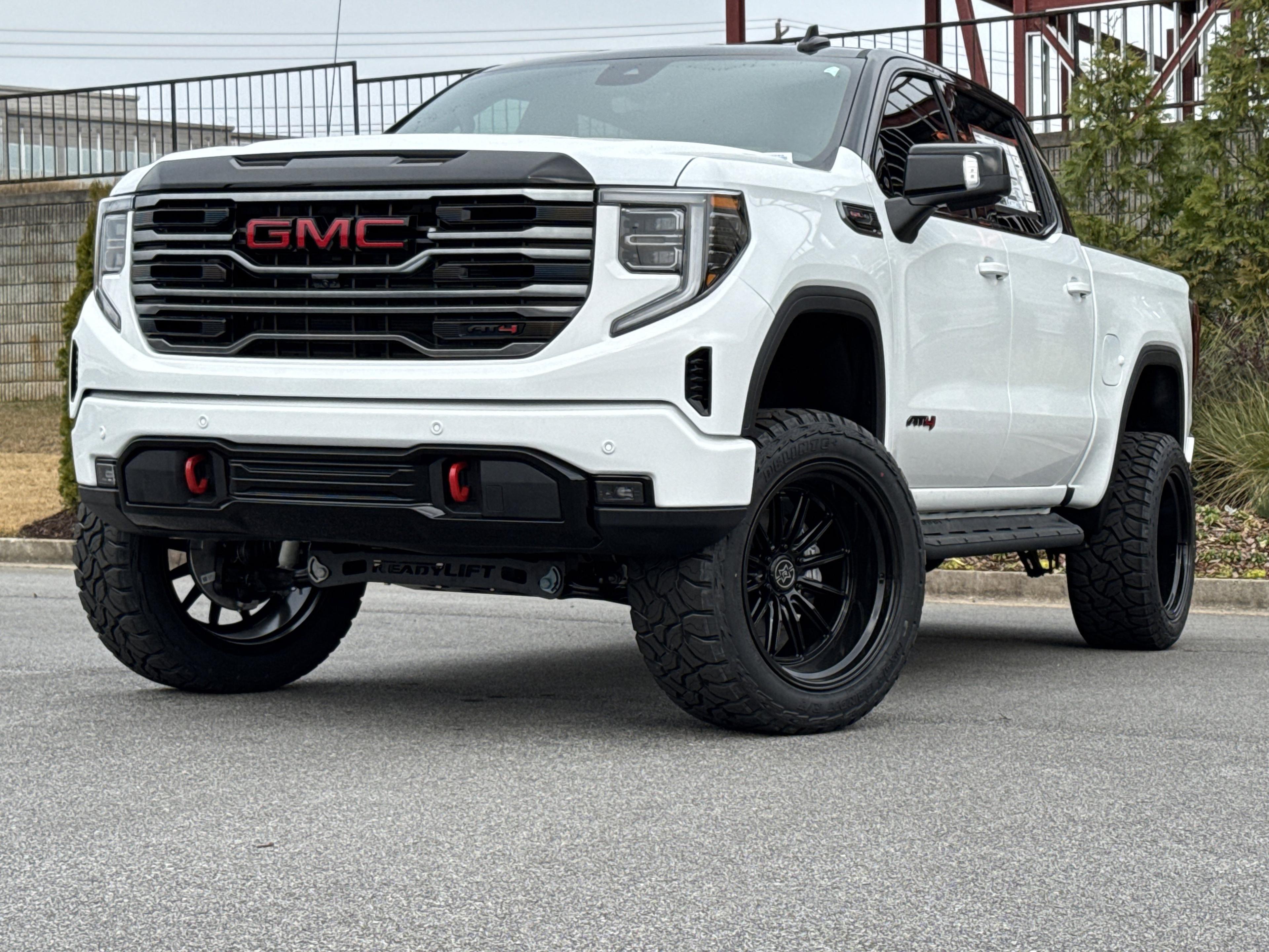 GMC Sierra 1500 At4 Four Wheel Drive Crew Cab - Thumbnail 4