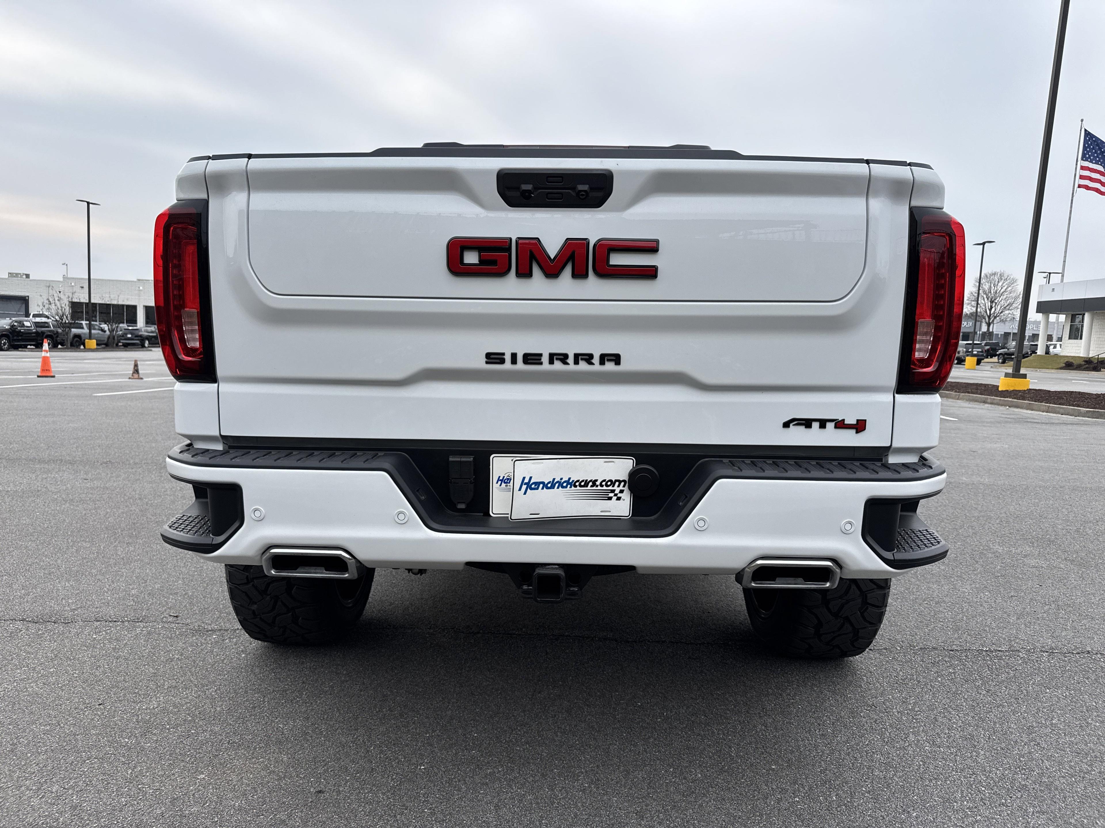 GMC Sierra 1500 At4 Four Wheel Drive Crew Cab - Thumbnail 8