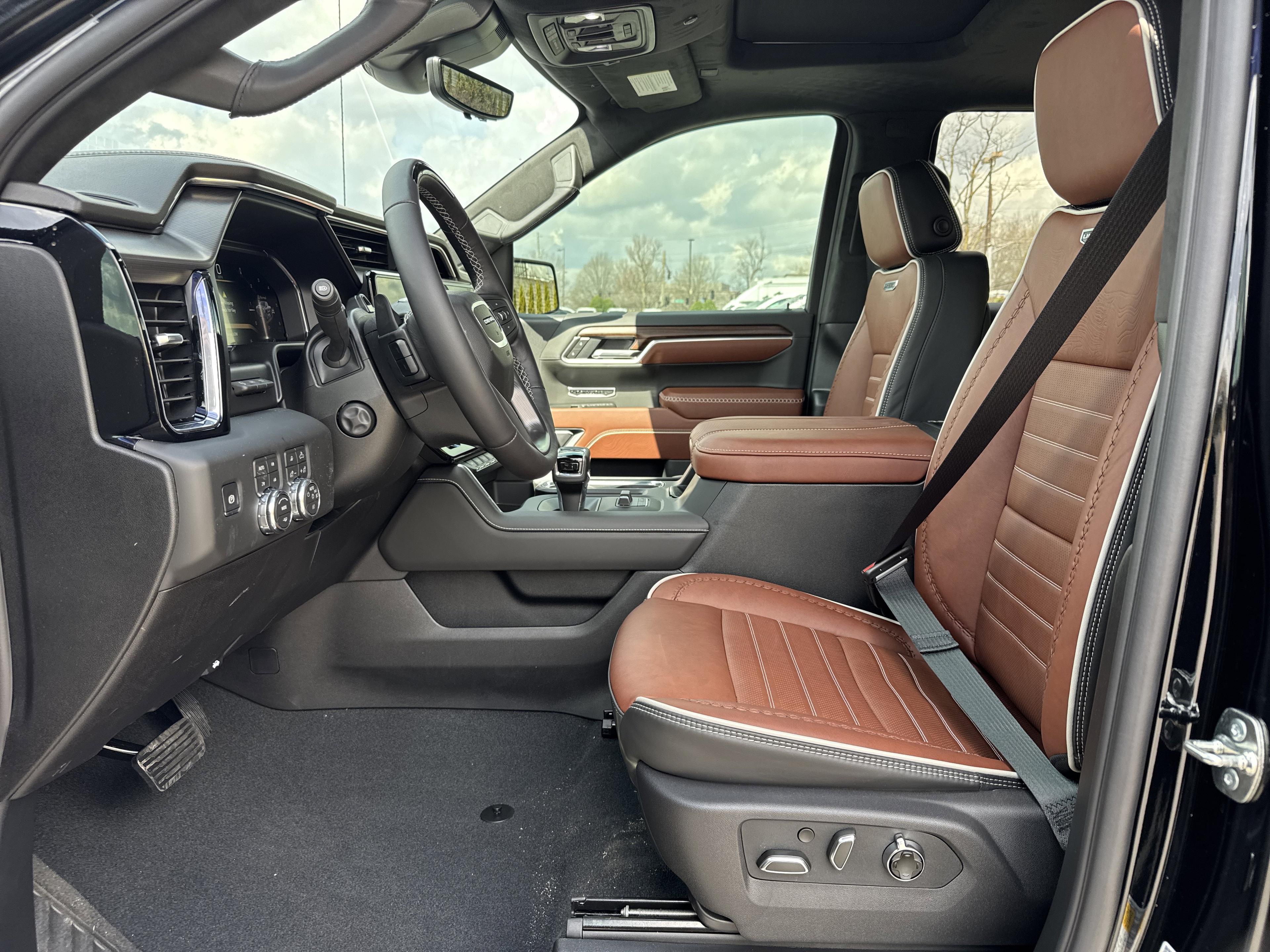 GMC Sierra 1500 Denali Ultimate Four Wheel Drive Crew Cab - Thumbnail 13