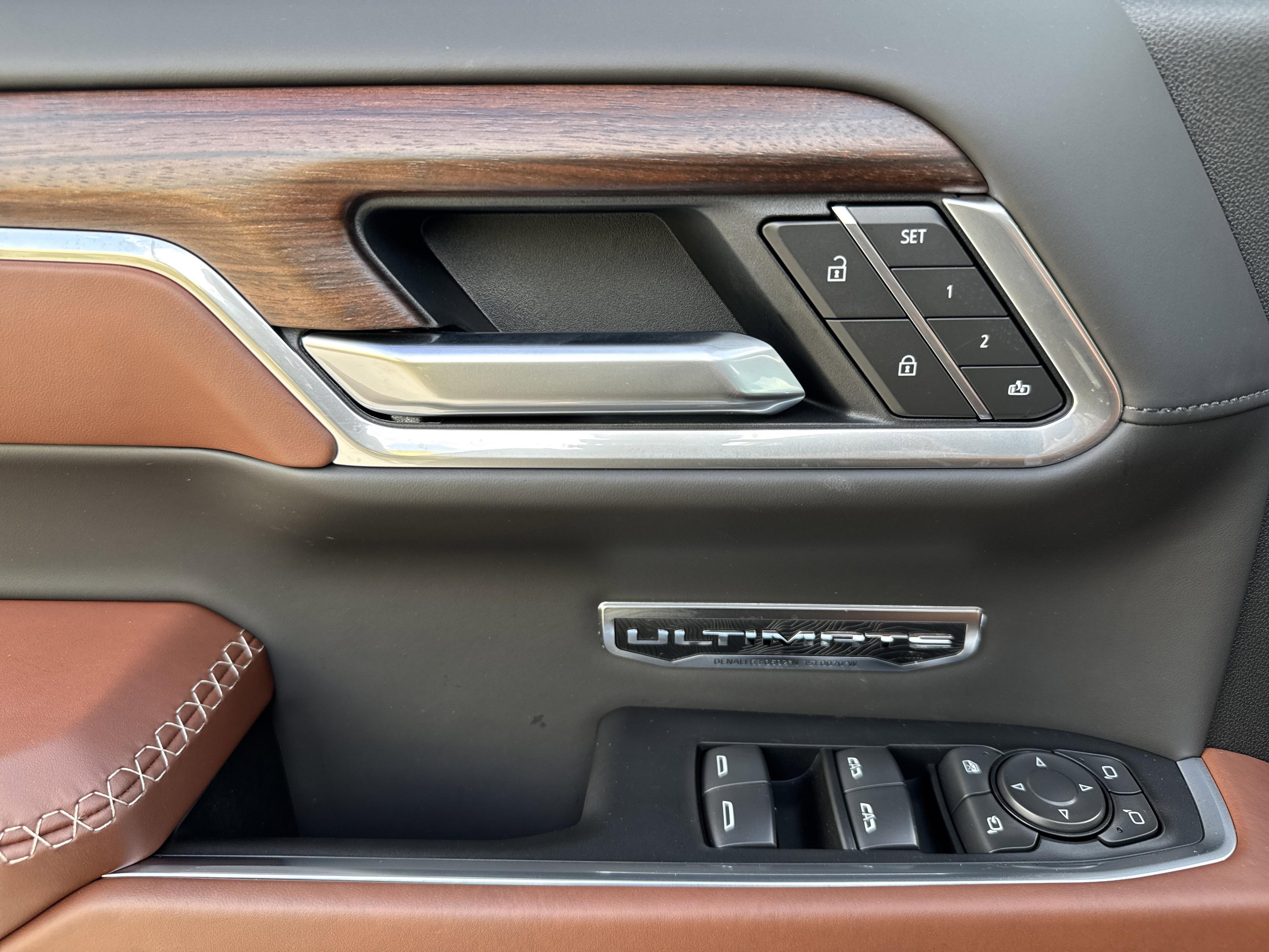 GMC Sierra 1500 Denali Ultimate Four Wheel Drive Crew Cab - Thumbnail 12