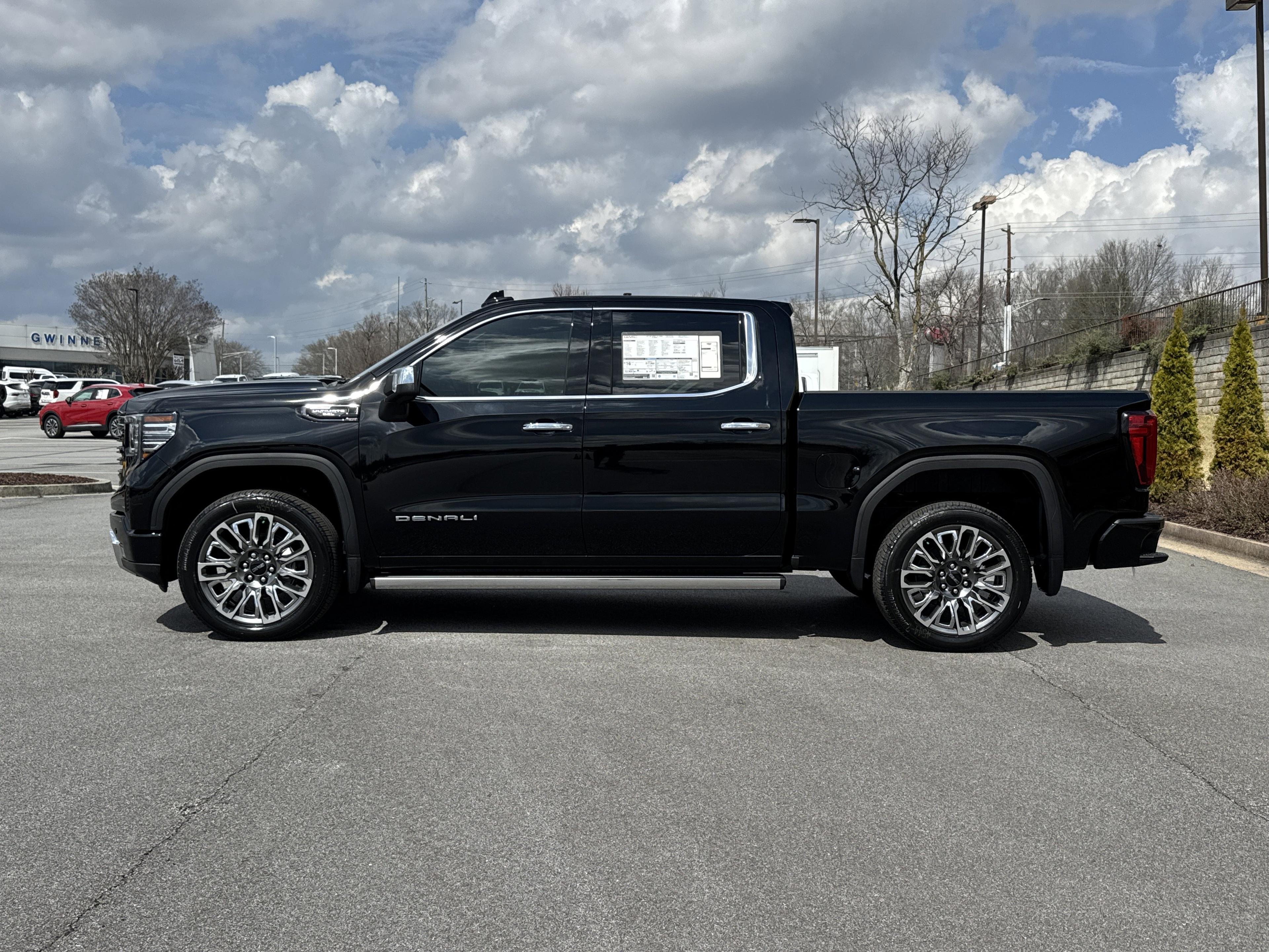 GMC Sierra 1500 Denali Ultimate Four Wheel Drive Crew Cab - Thumbnail 6