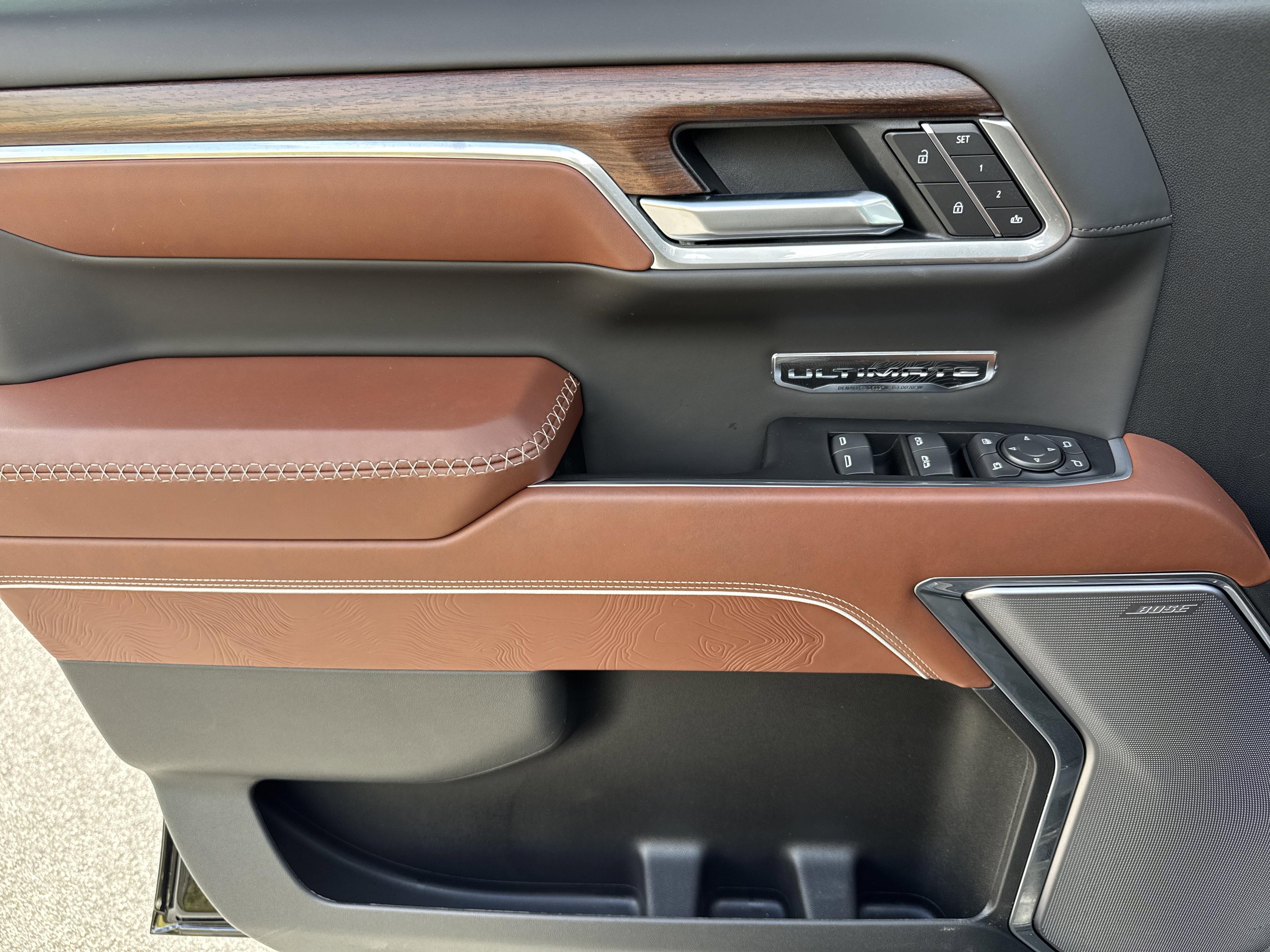 GMC Sierra 1500 Denali Ultimate Four Wheel Drive Crew Cab - Thumbnail 11