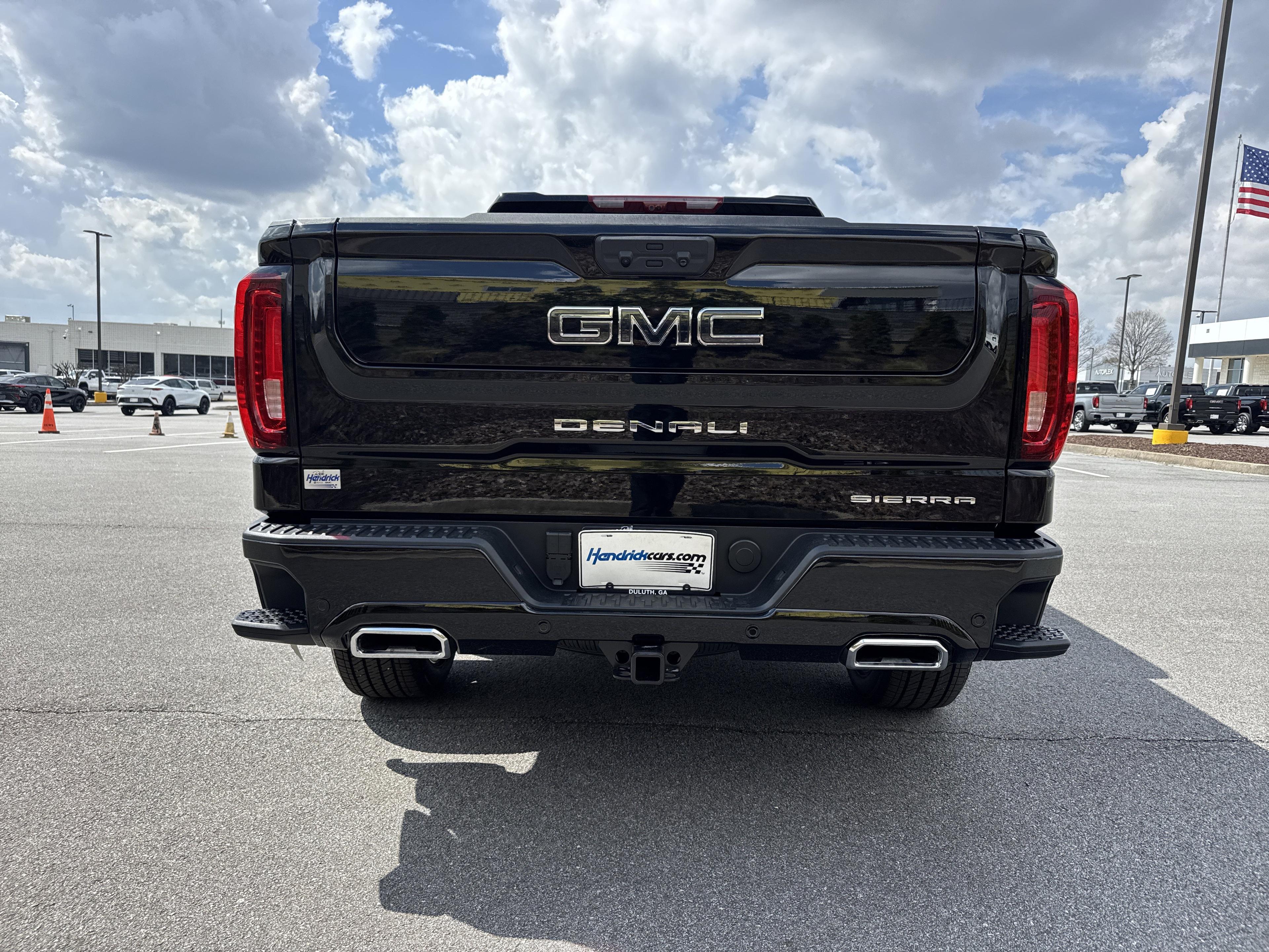 GMC Sierra 1500 Denali Ultimate Four Wheel Drive Crew Cab - Thumbnail 8