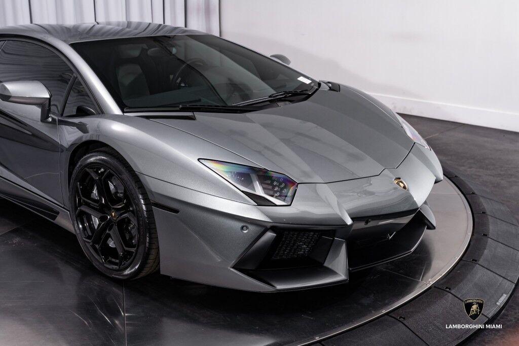 Lamborghini Aventador - Thumbnail 2